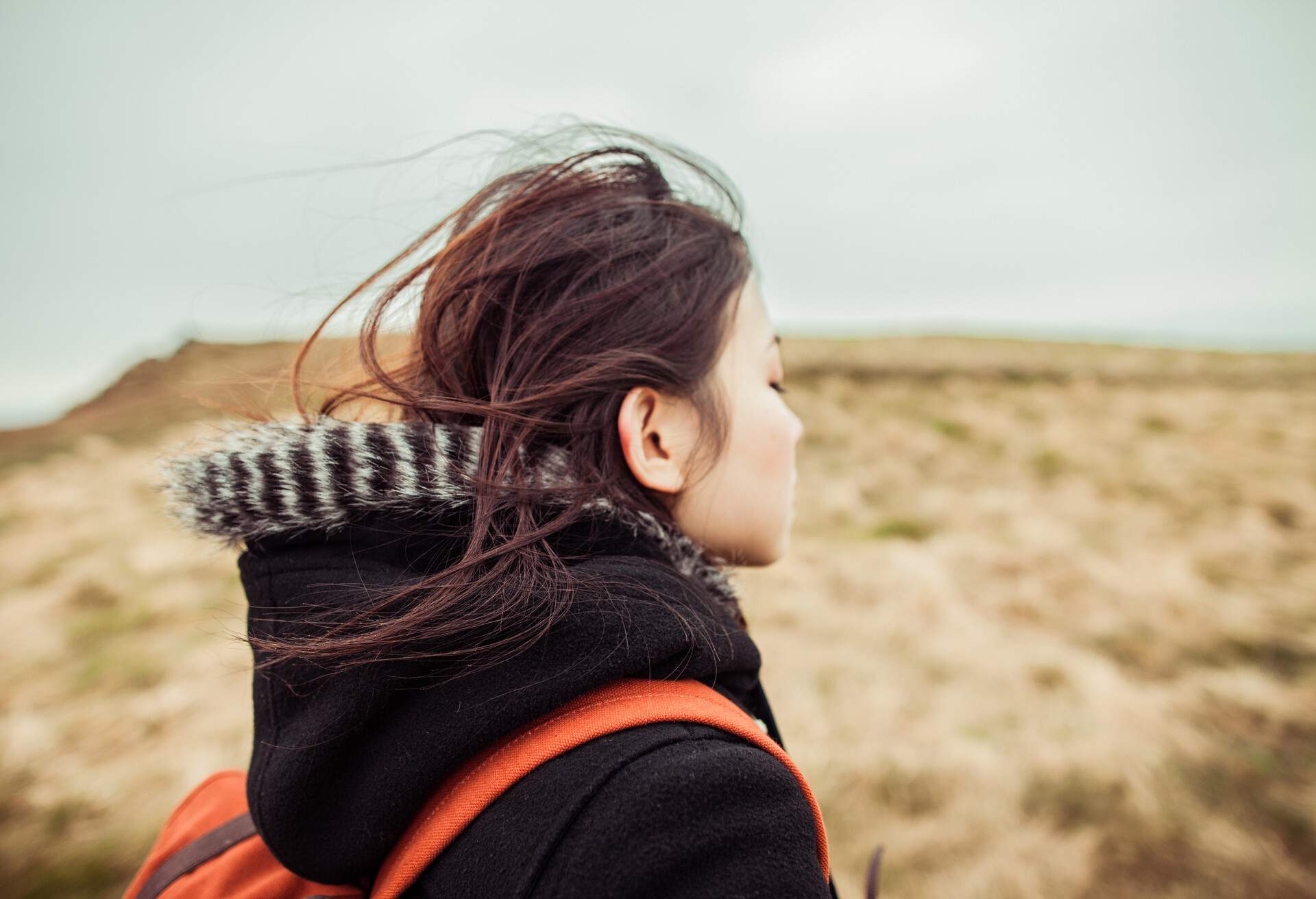 THEME_HIKING_PEOPLE_WOMAN_GettyImages-187151740