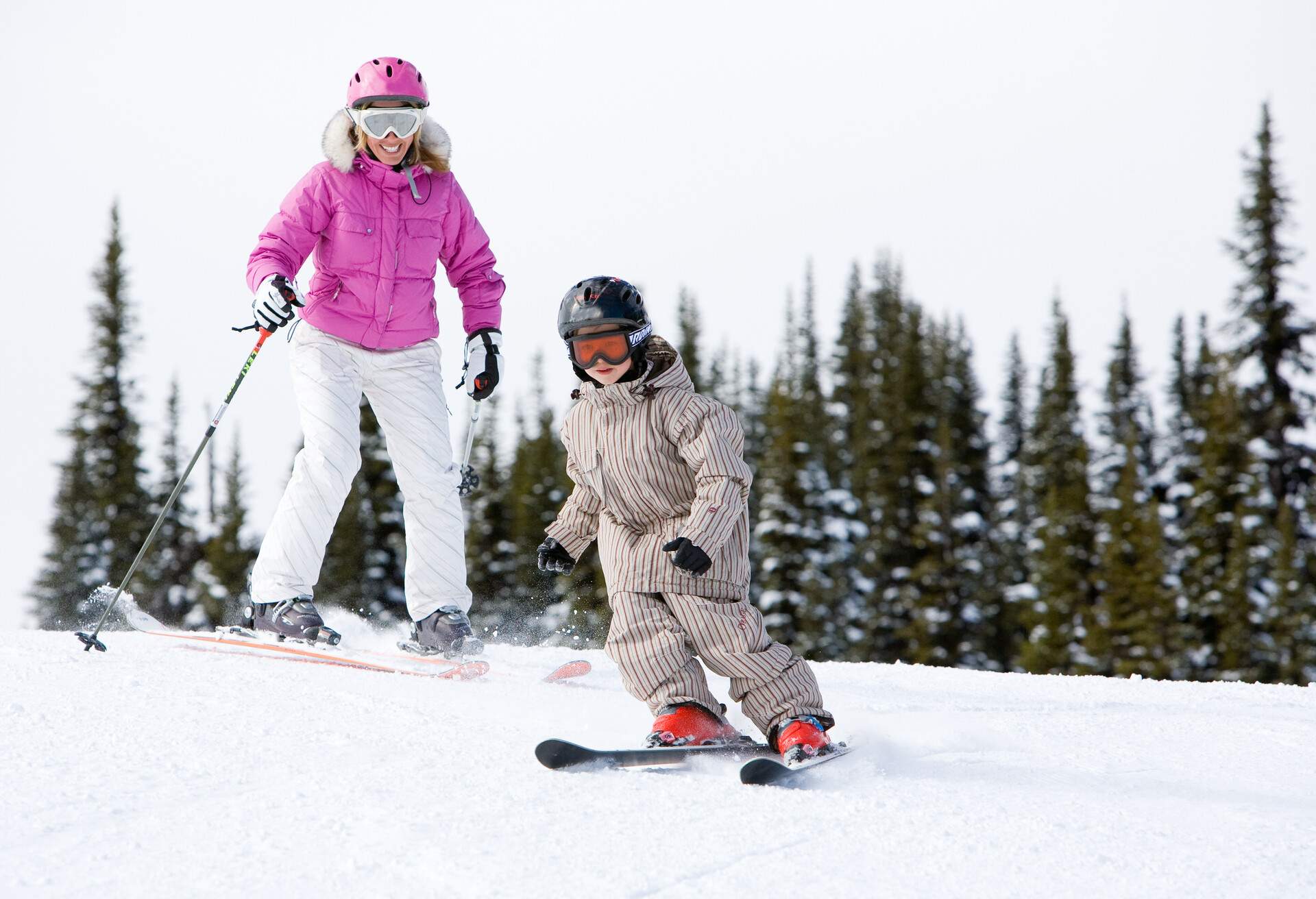 THEME_PEOPLE_SKIERS_ON_SNOW_GettyImages