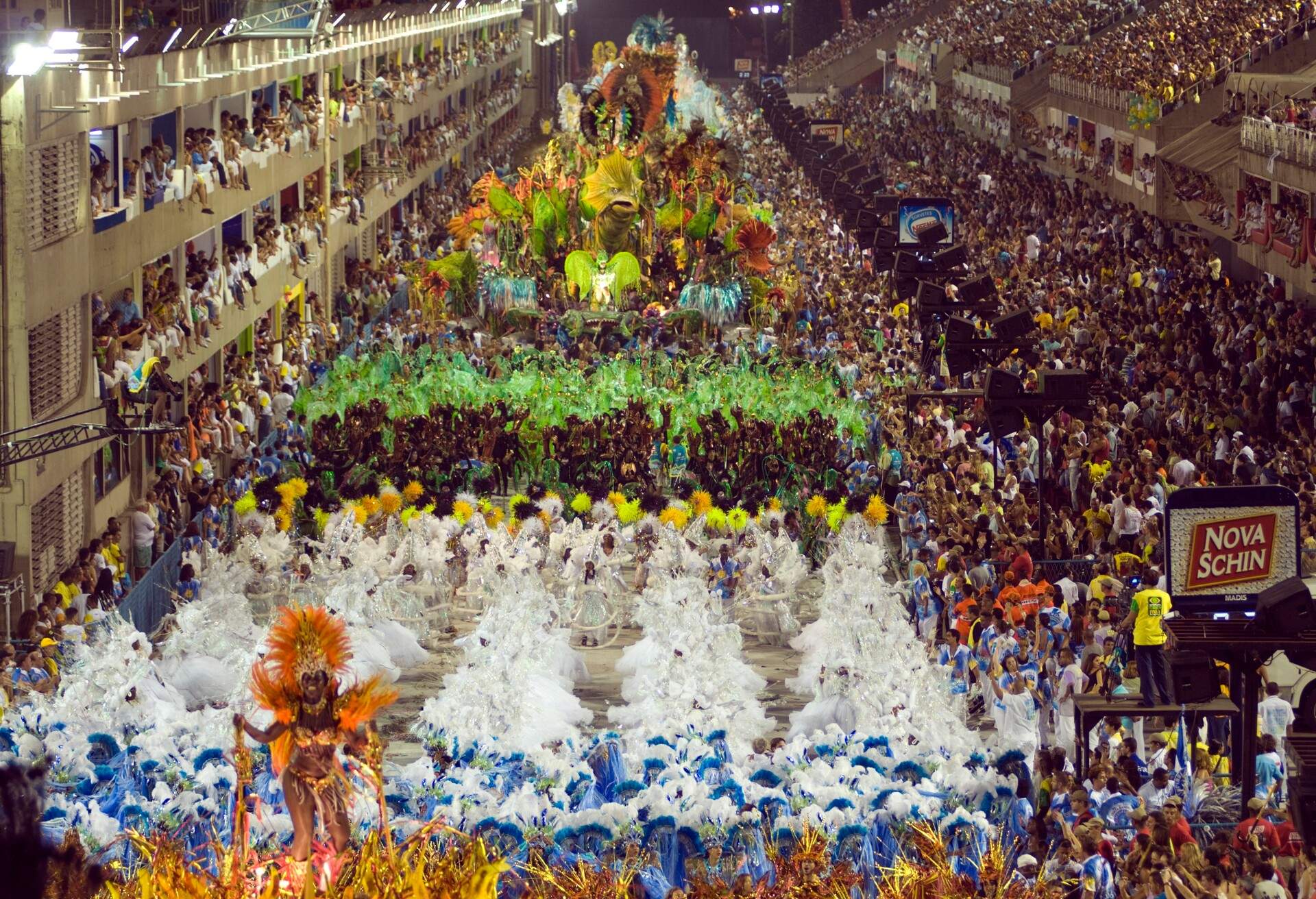 DEST_BRAZIL_RIO-DE-JANEIRO_CARNAVAL_FESTIVAL_PARADE_DANCERS