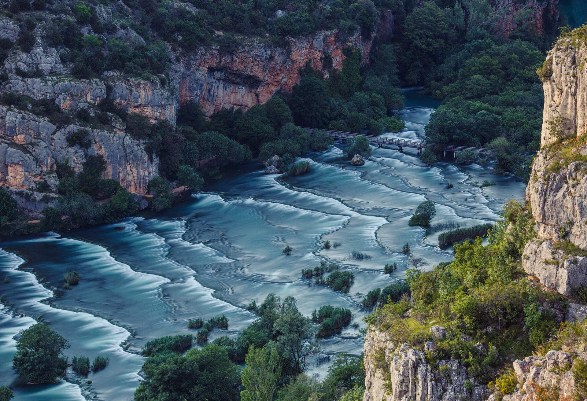 DEST_CROATIA_KRKA-NATIONAL-PARK_ROSKI-SLAP-WATERFALL_GettyImages-530839246