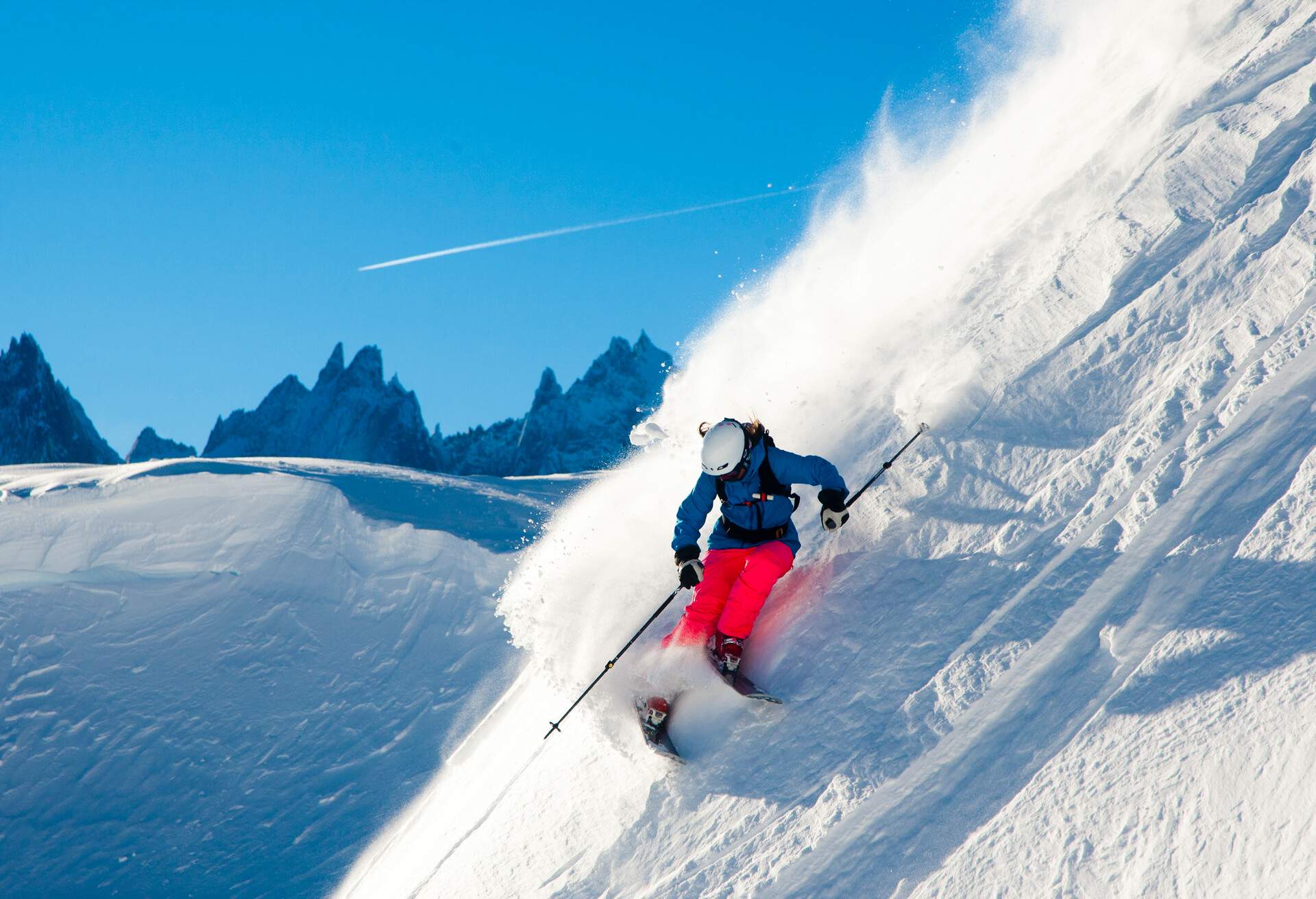 DEST_FRANCE_CHAMONIX_PEOPLE_WOMAN_SKI_GettyImages-755649203