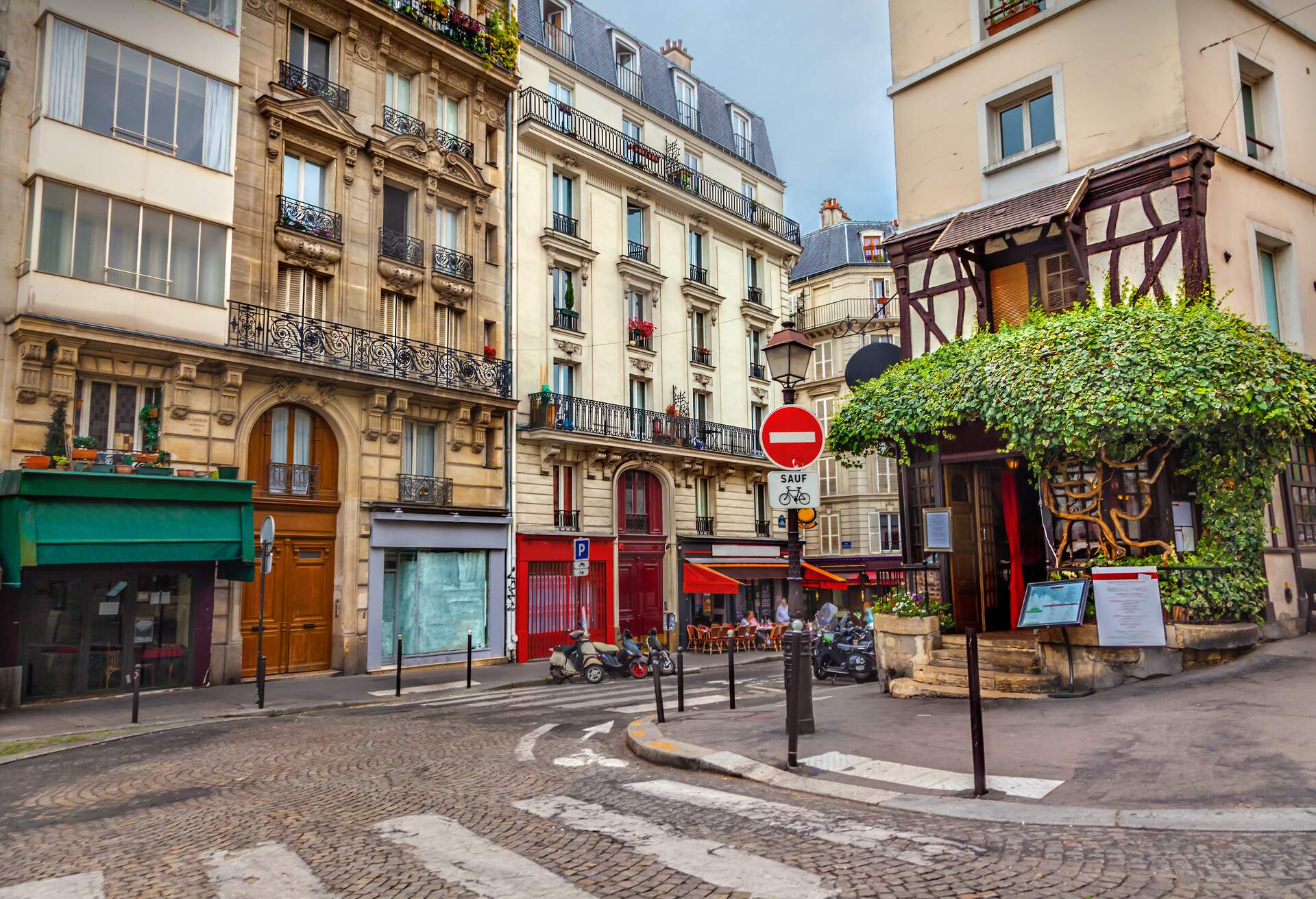 FRANCE_PARIS_MONTMARTRE_GettyImages