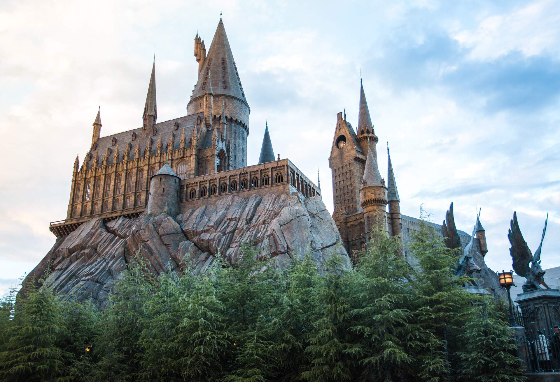 Hogwarts Castle; Shutterstock ID 550323016; Purpose: Destiny; Brand (KAYAK, Momondo, Any): Any
