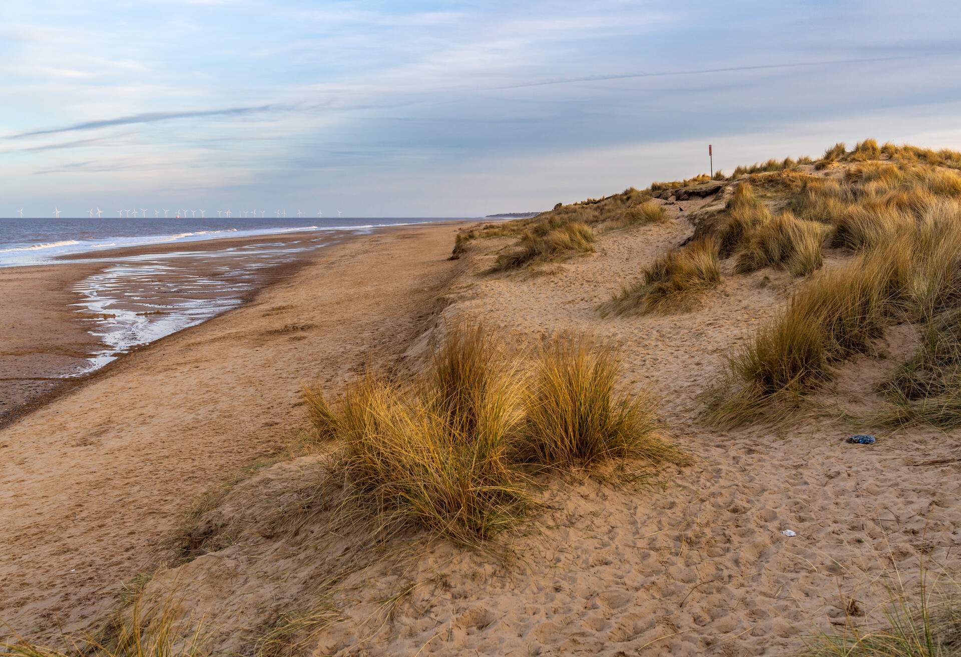 DEST_UK_ENGLAND_NORFOLK_Winterton-on-Sea_Dunes_GettyImages-1018088330