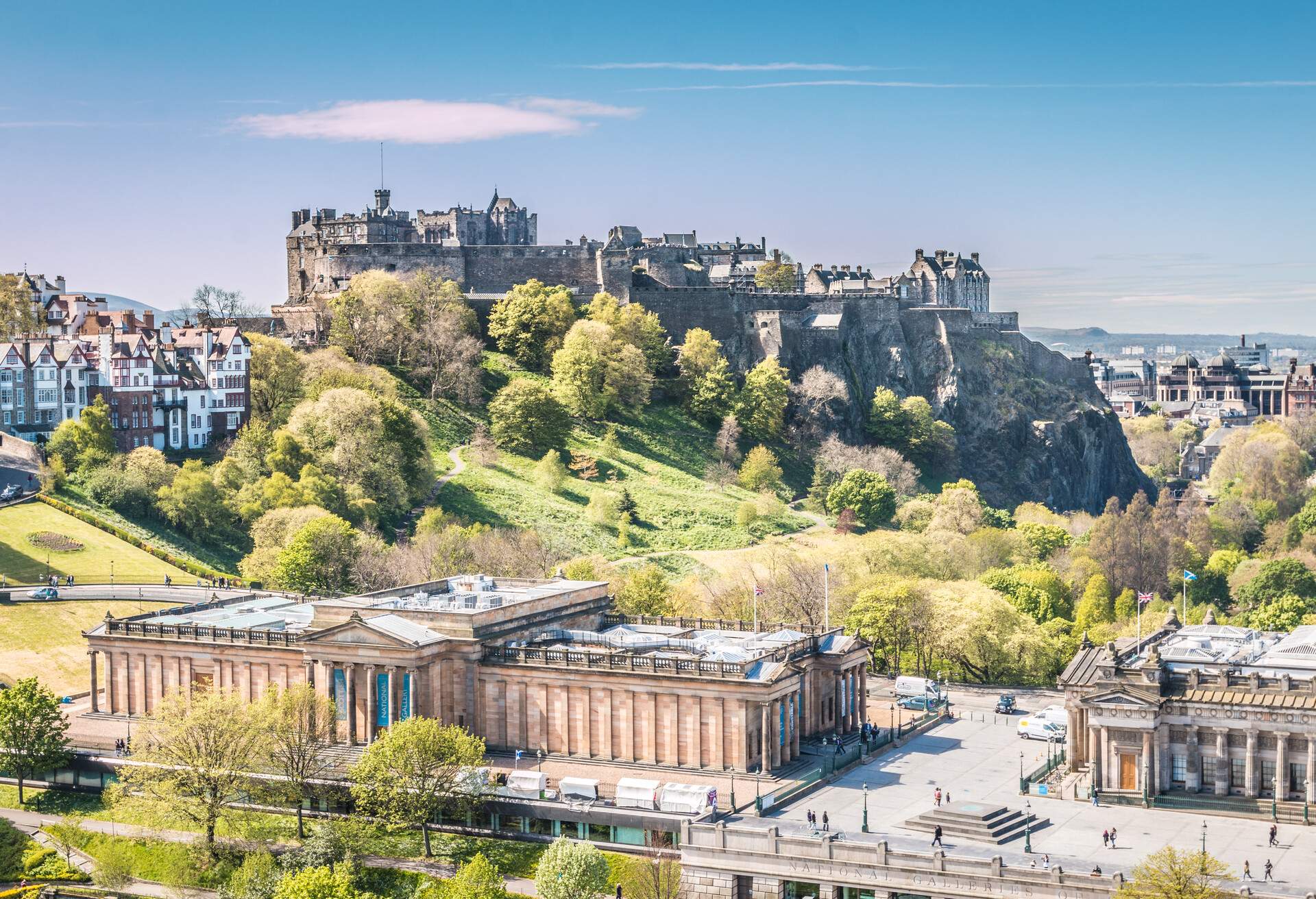 DEST_UK_SCOTLAND_EDINBURGH_CASTLE_GettyImages-1050770046