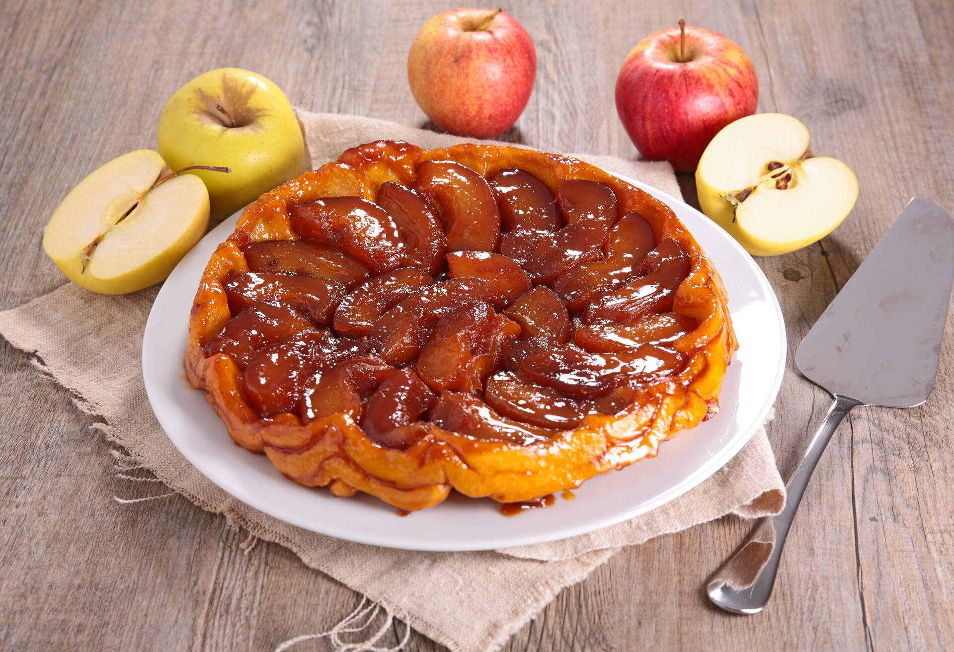 THEME_FOOD_FRENCH_TARTE-TATIN_GettyImages-811350188
