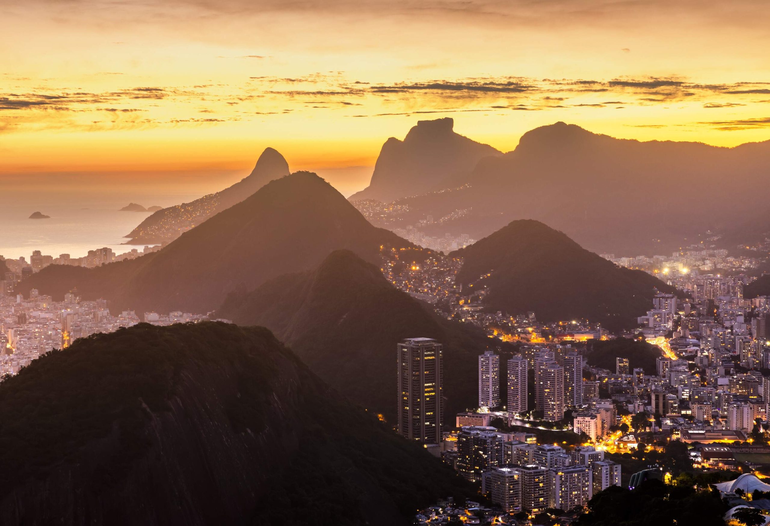 dest_brazil_rio_de_janeiro_gettyimages-1348352069_universal_within-usage-period_91831
