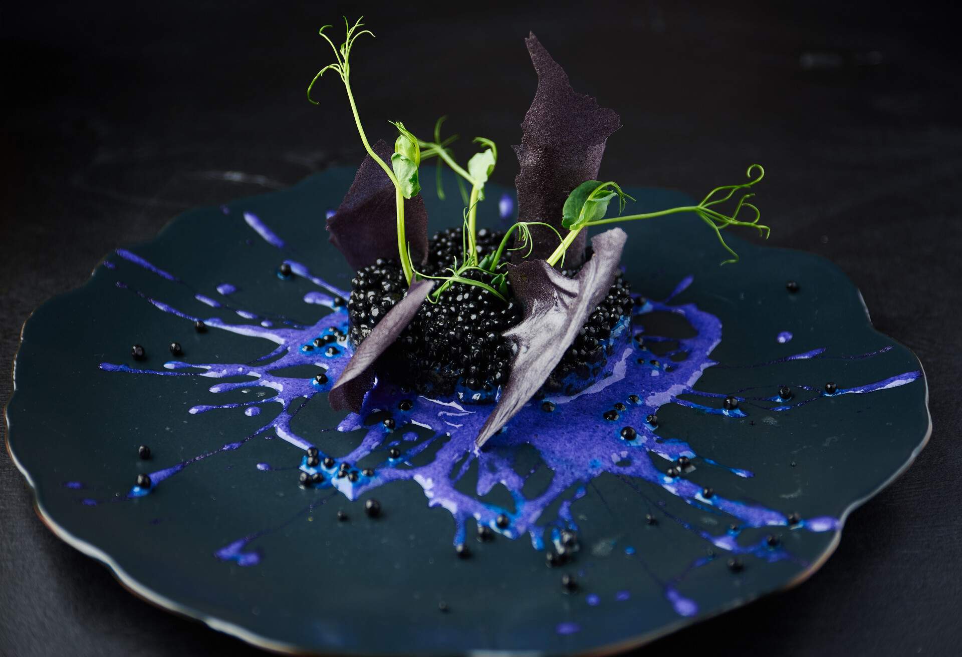 food_risotto_with_cuttlefish_ink_and_black_caviar