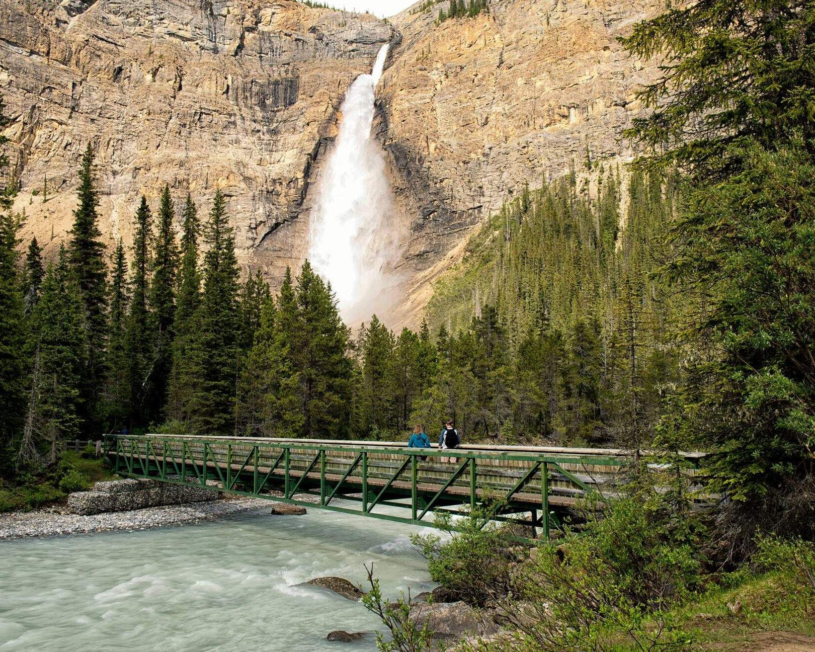 Marvel at the most treasured waterfalls in Canada | KAYAK