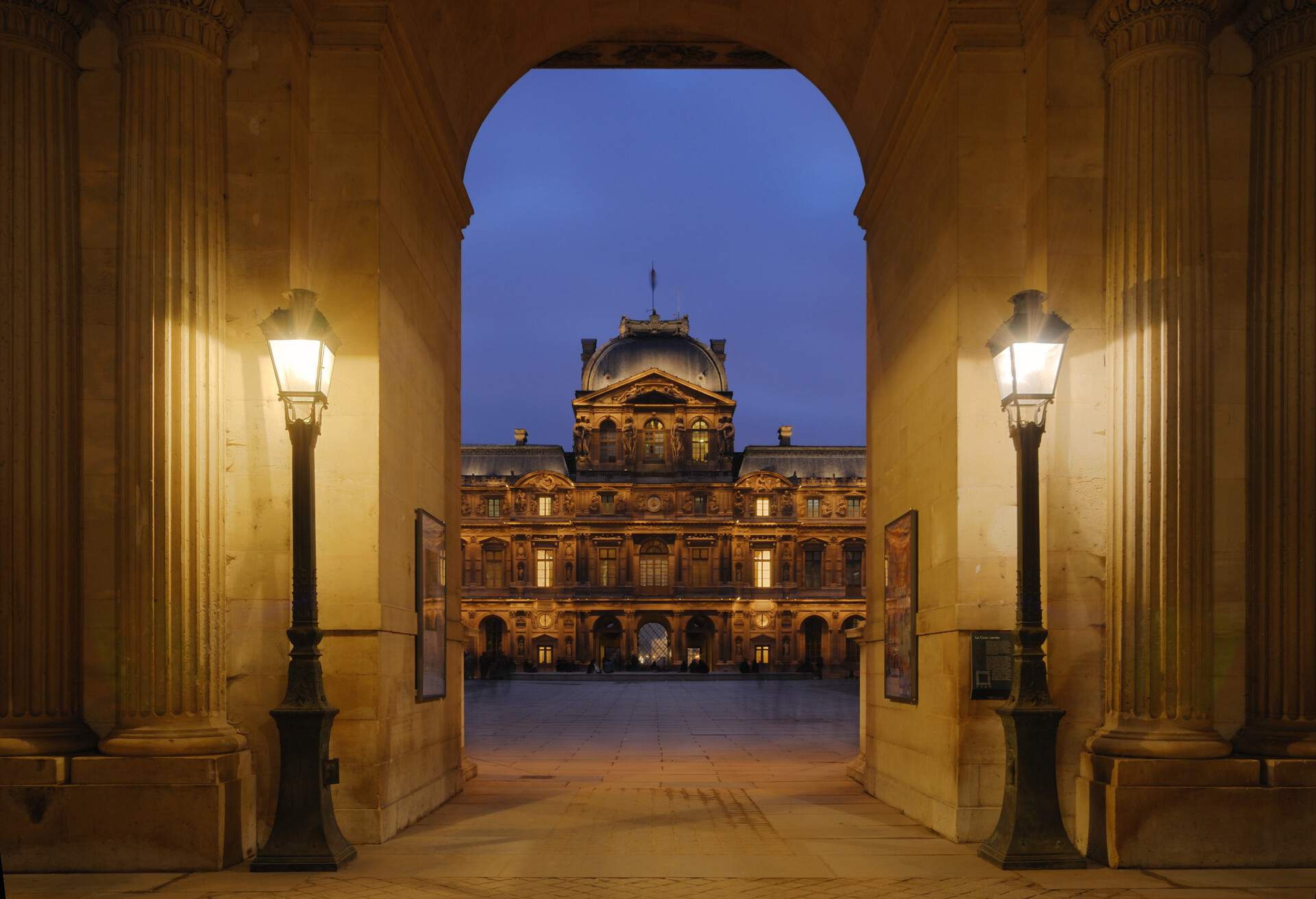 FRANCE_PARIS_LOUVRE_MUSEUM