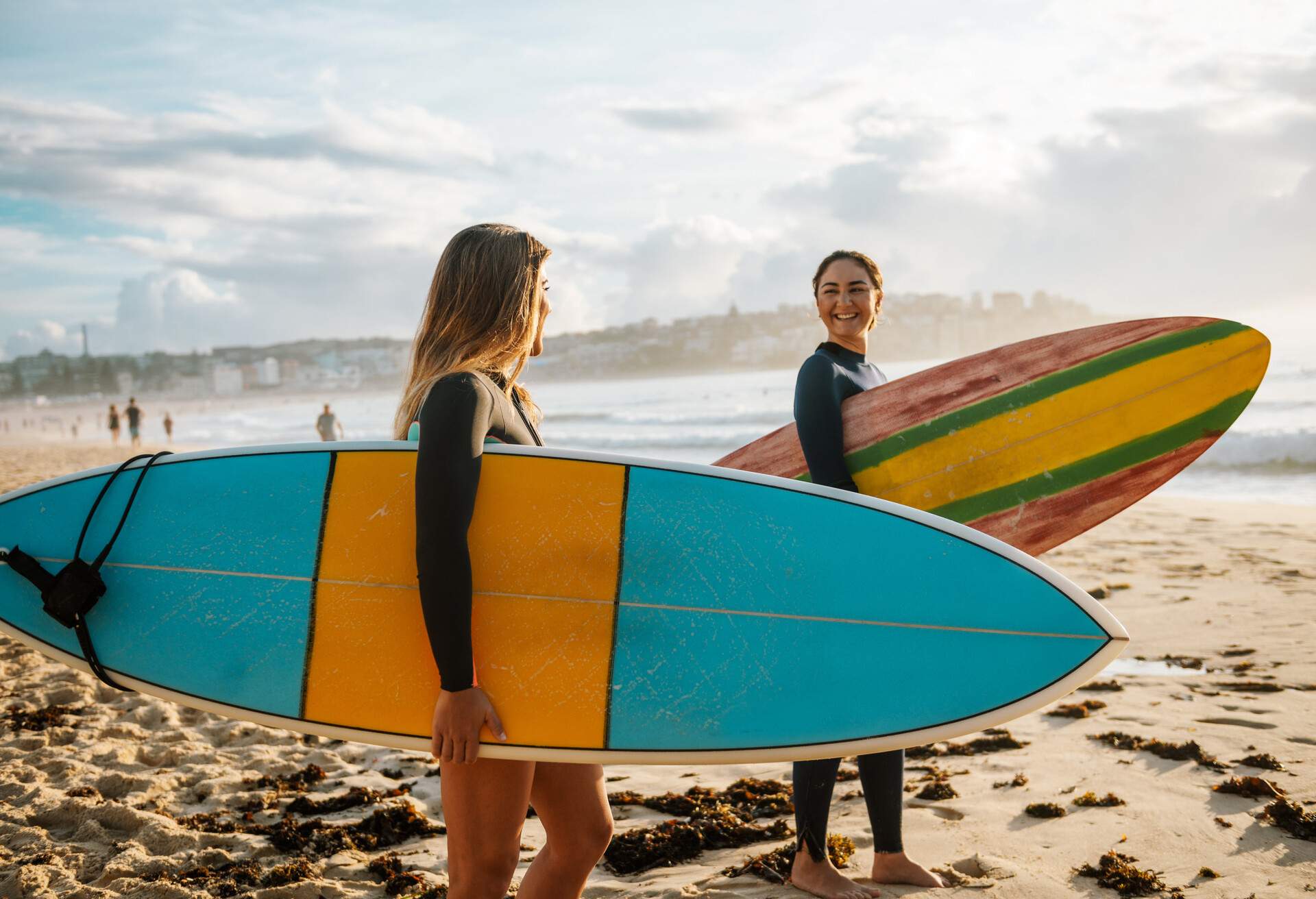 australia_sydney-beach-surfing