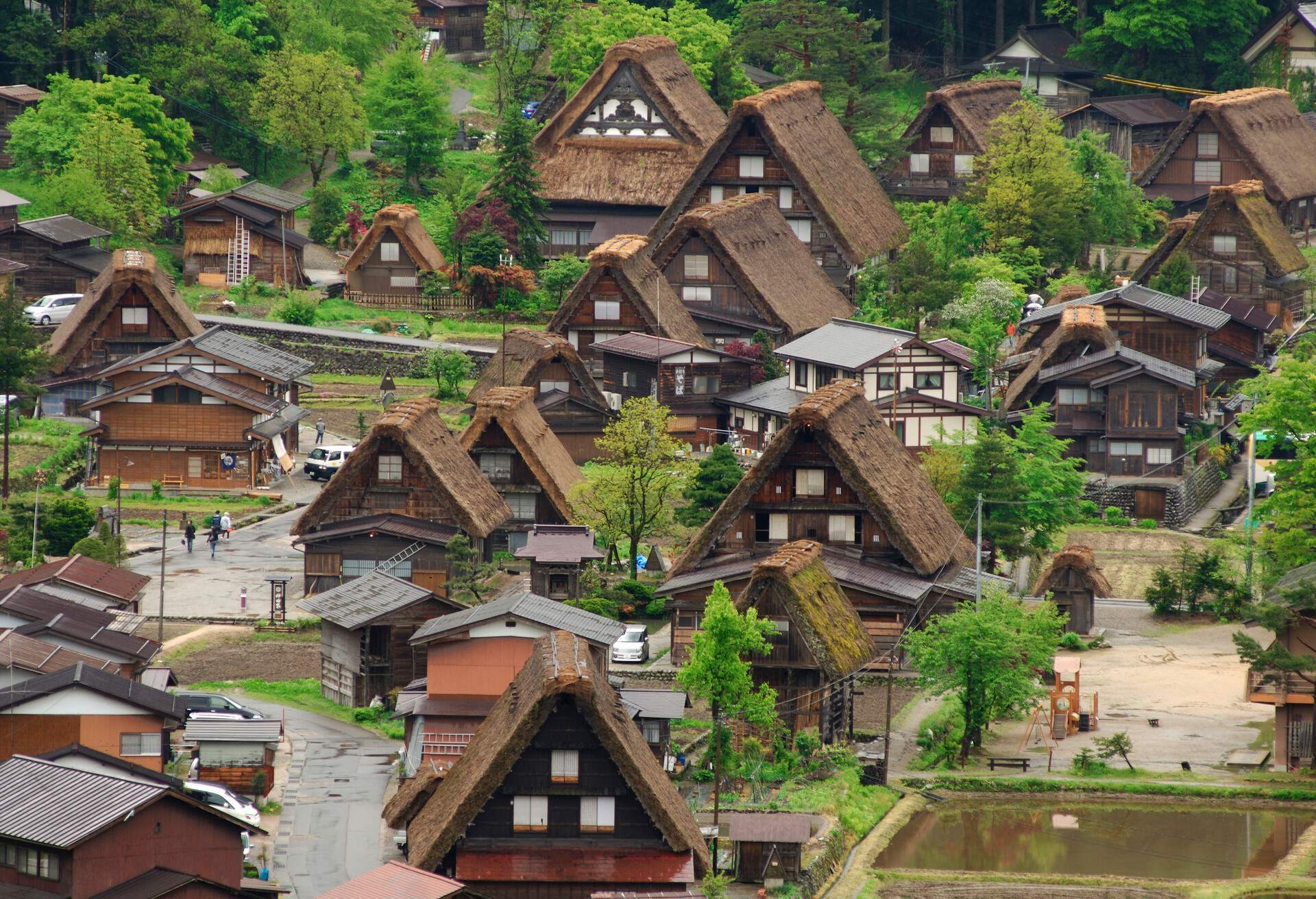 DEST_JAPAN_SHIRAKAWA_HISTORIC-VILLAGES-OF-SHIRAKAWA-GO-AND-GOKAYAMA_GettyImages-665823882