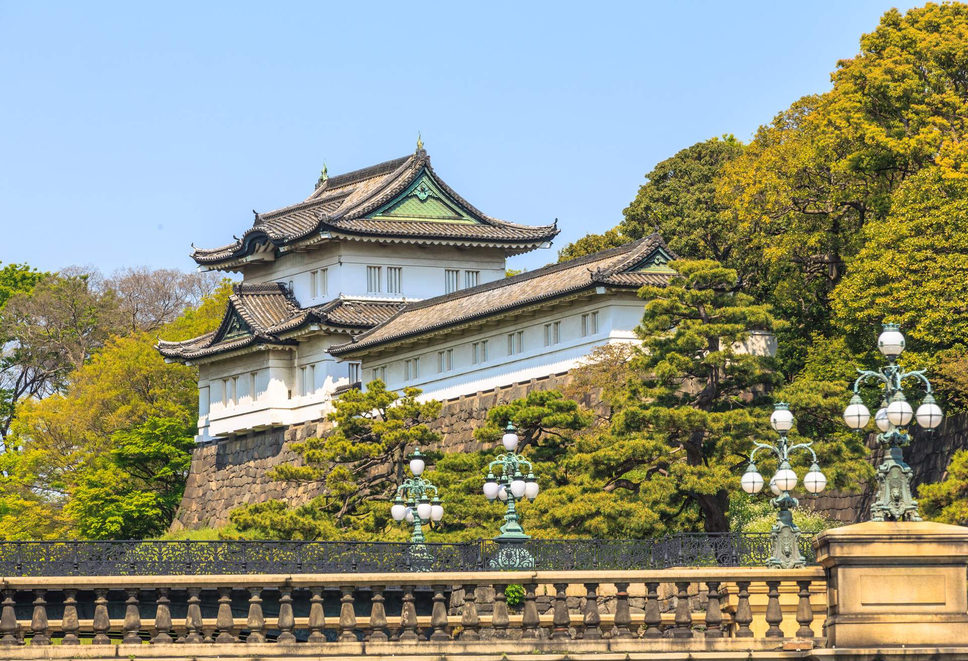 DEST_JAPAN_TOKYO-IMPERIAL-PALACE_shutterstock-portfolio_138905807