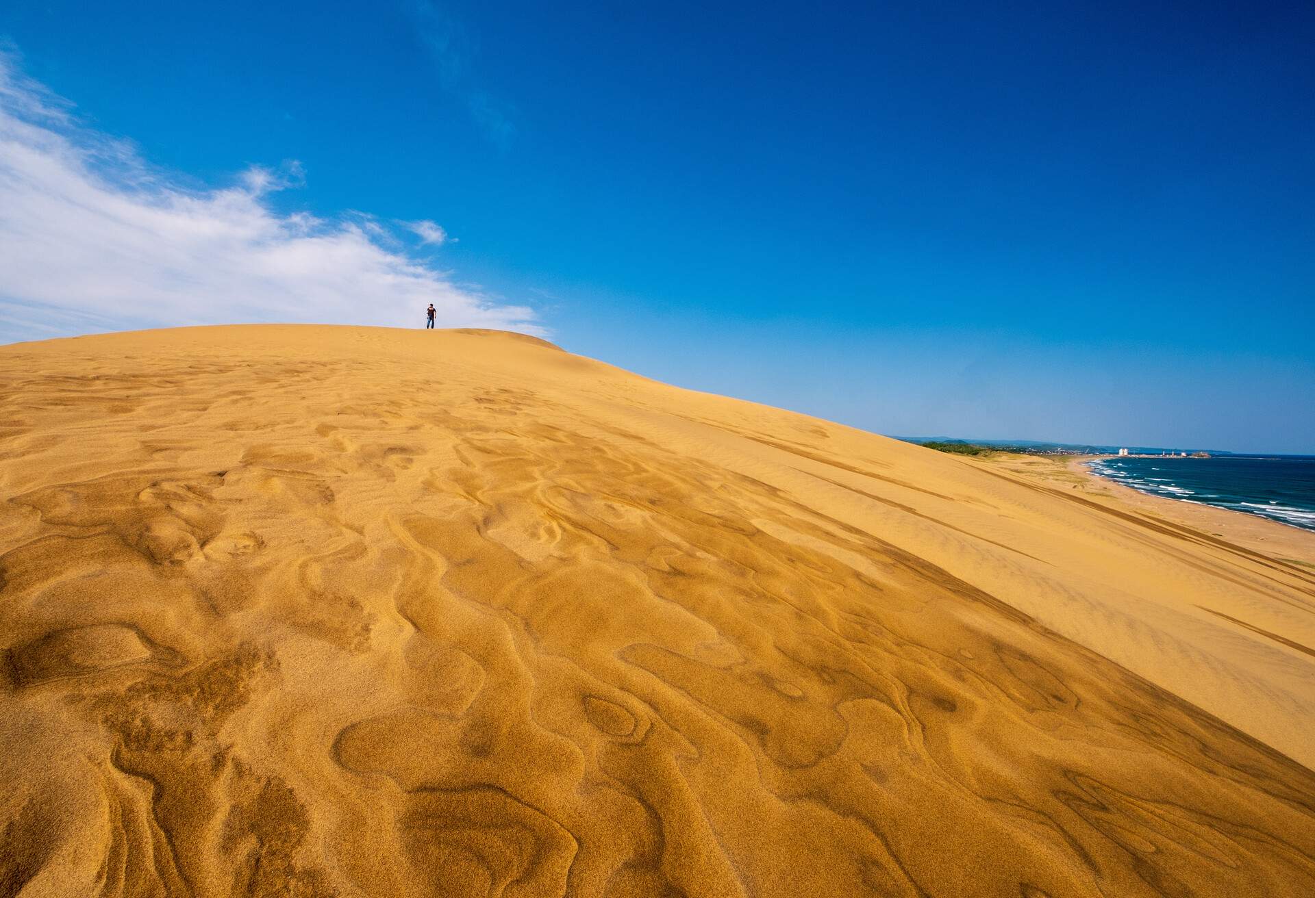 DEST_JAPAN_Tottori Sand Dunes_GettyImages-1168319397