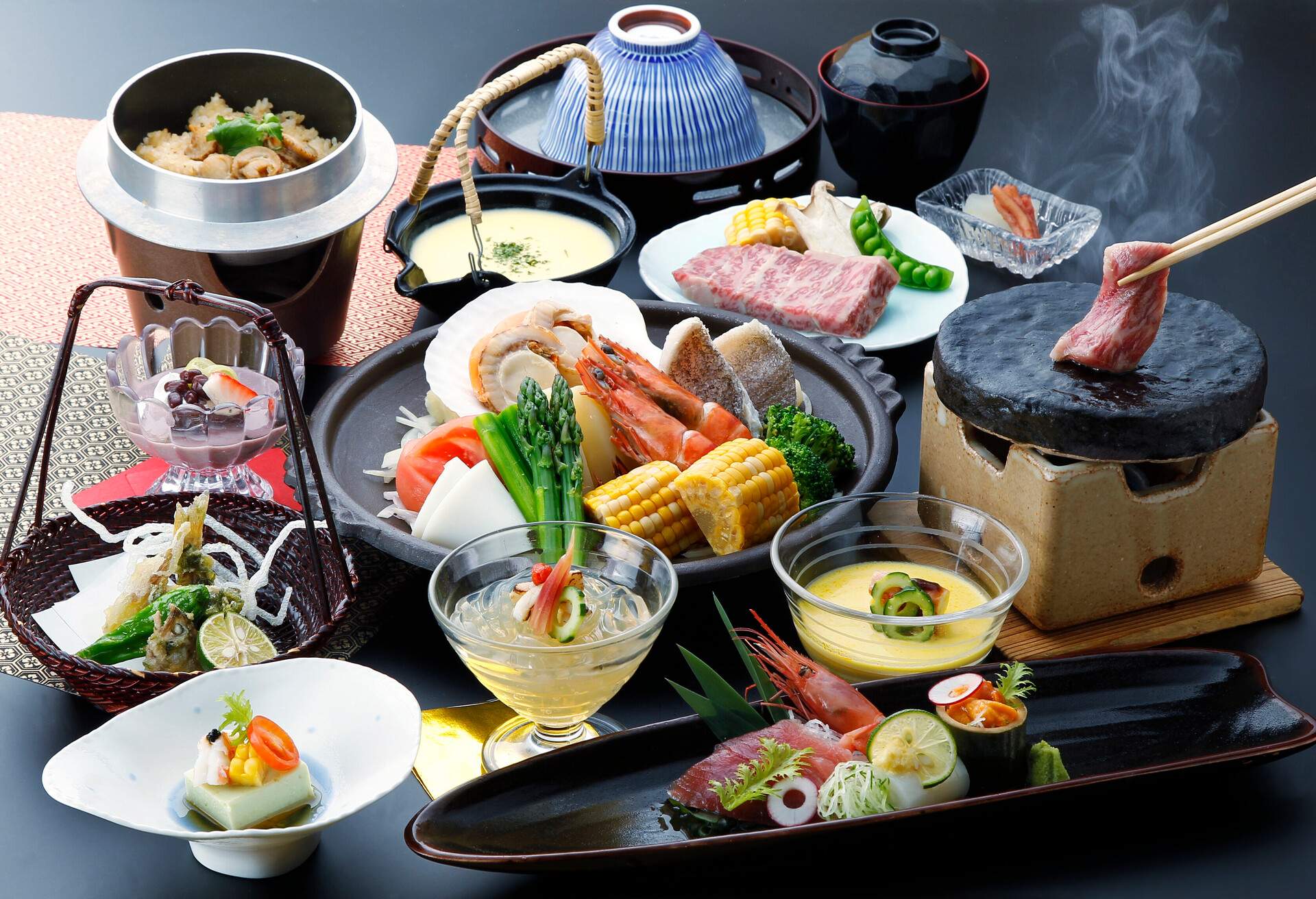 THEME_FOOD_JAPANESE_Kaiseki_GettyImages-1192479840