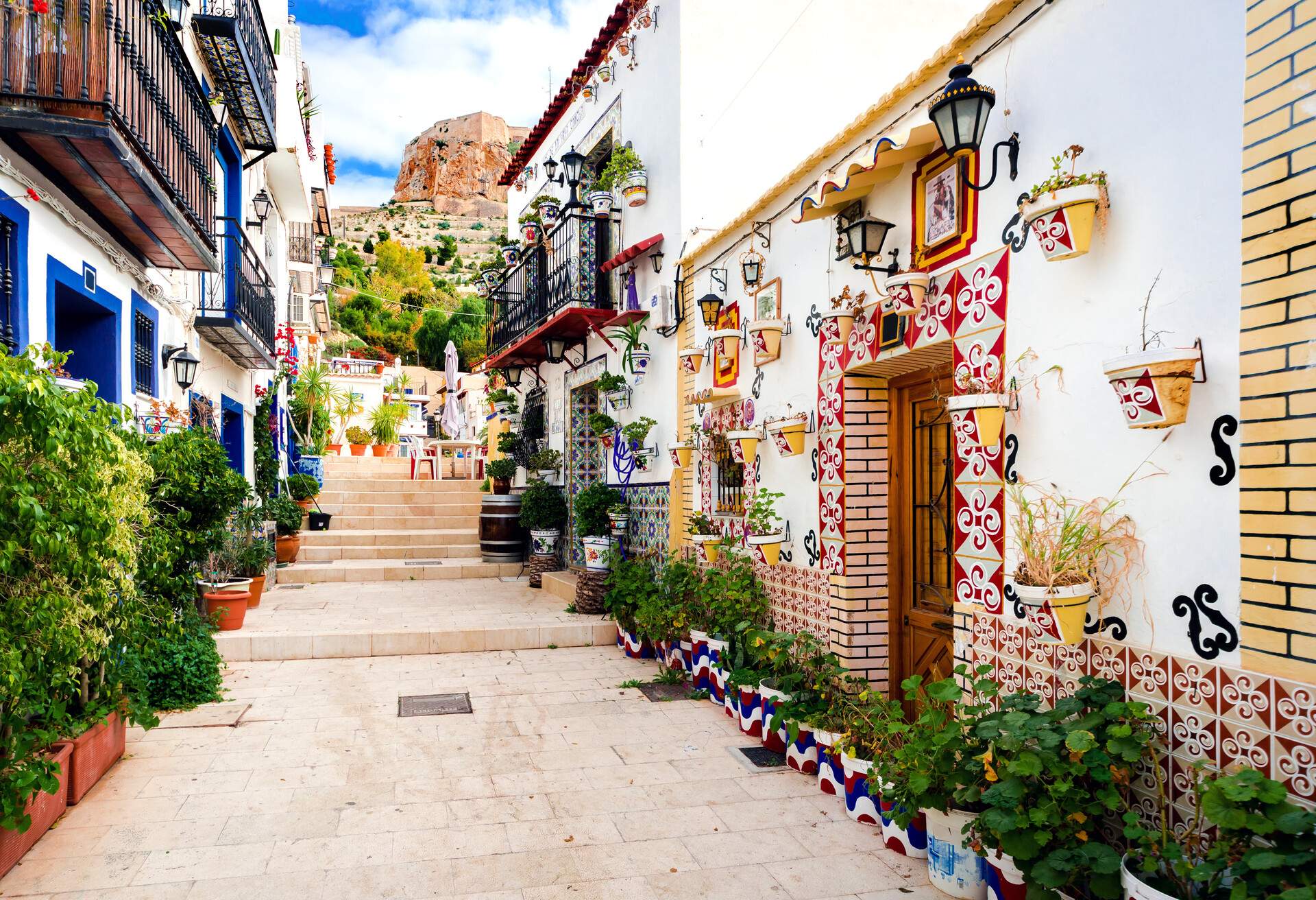 DEST_SPAIN_ALICANTE_OLD_TOWN_GettyImages-503092520