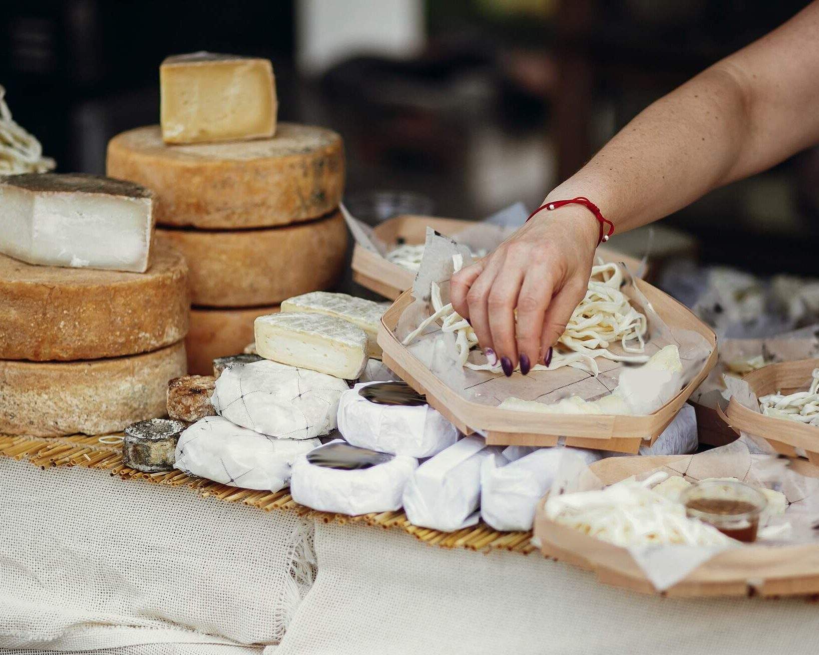 Explore some of the best food markets in Edinburgh | KAYAK