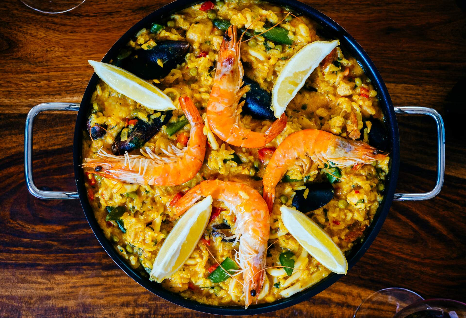 THEME_FOOD_PAELLA_SEAFOOD_SHRIMPS_GettyImages-556668991