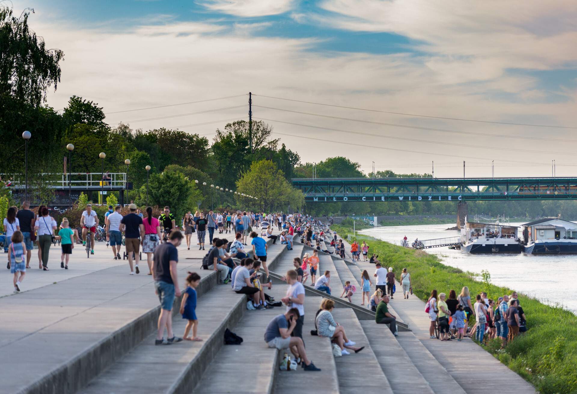 Vistulan Boulevards on the western side of the River Vistula in Warsaw, Poland; Shutterstock ID 650319637; Purpose: Discover; Brand (KAYAK, Momondo, Any): Momondo