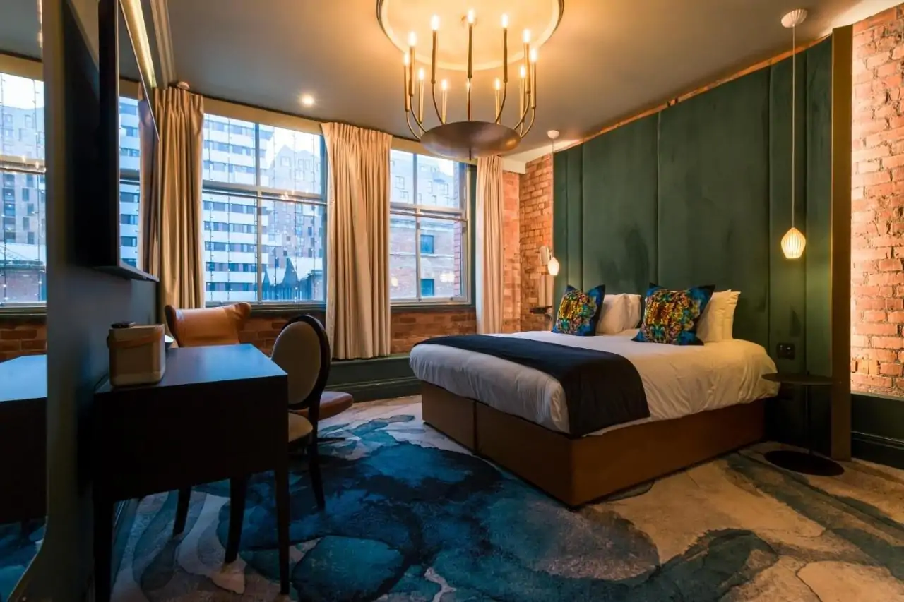 velvet-hotel-hid254650-leonardo-254650-153482085-356755