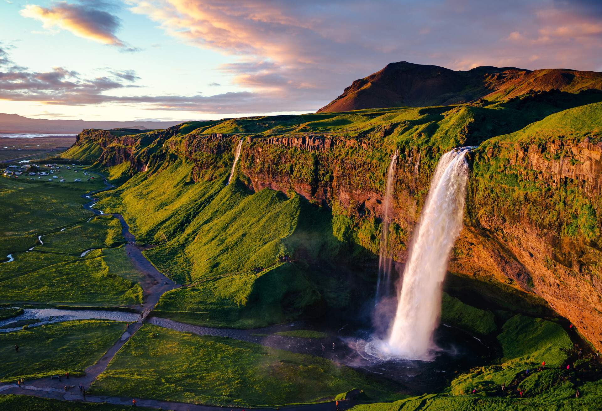 20 Travel Tips to Explore Iceland at its Best