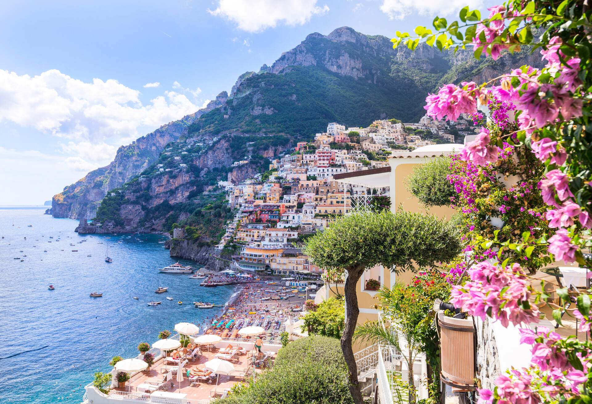 DEST_ITALY_AMALFI-COAST_POSITANO_GettyImages-596307378