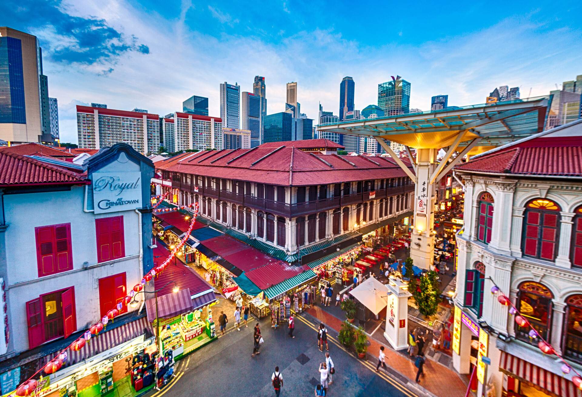 Singapore, Chinatown, intersection of Trengganu Street and Smith Street at dusk