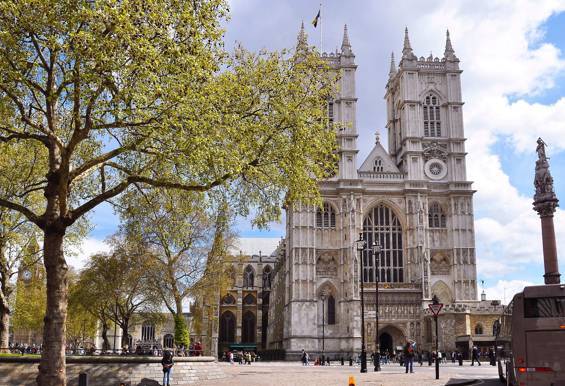 DEST_UK_ENGLAND_LONDON_WESMINSTER ABBEY-shutterstock-premier_793957294