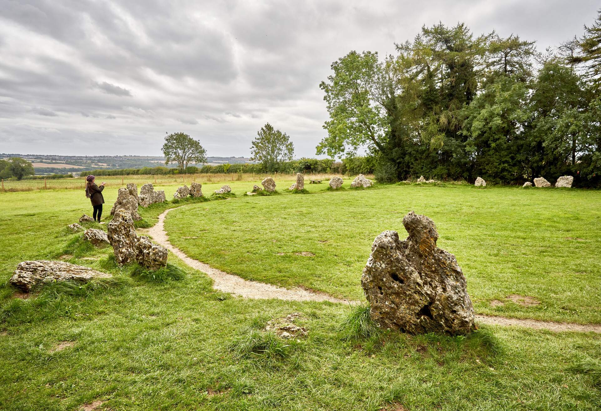 DEST_UK_COTSWOLDS_ROLLRIGHT-STONES_GettyImages-1271415384