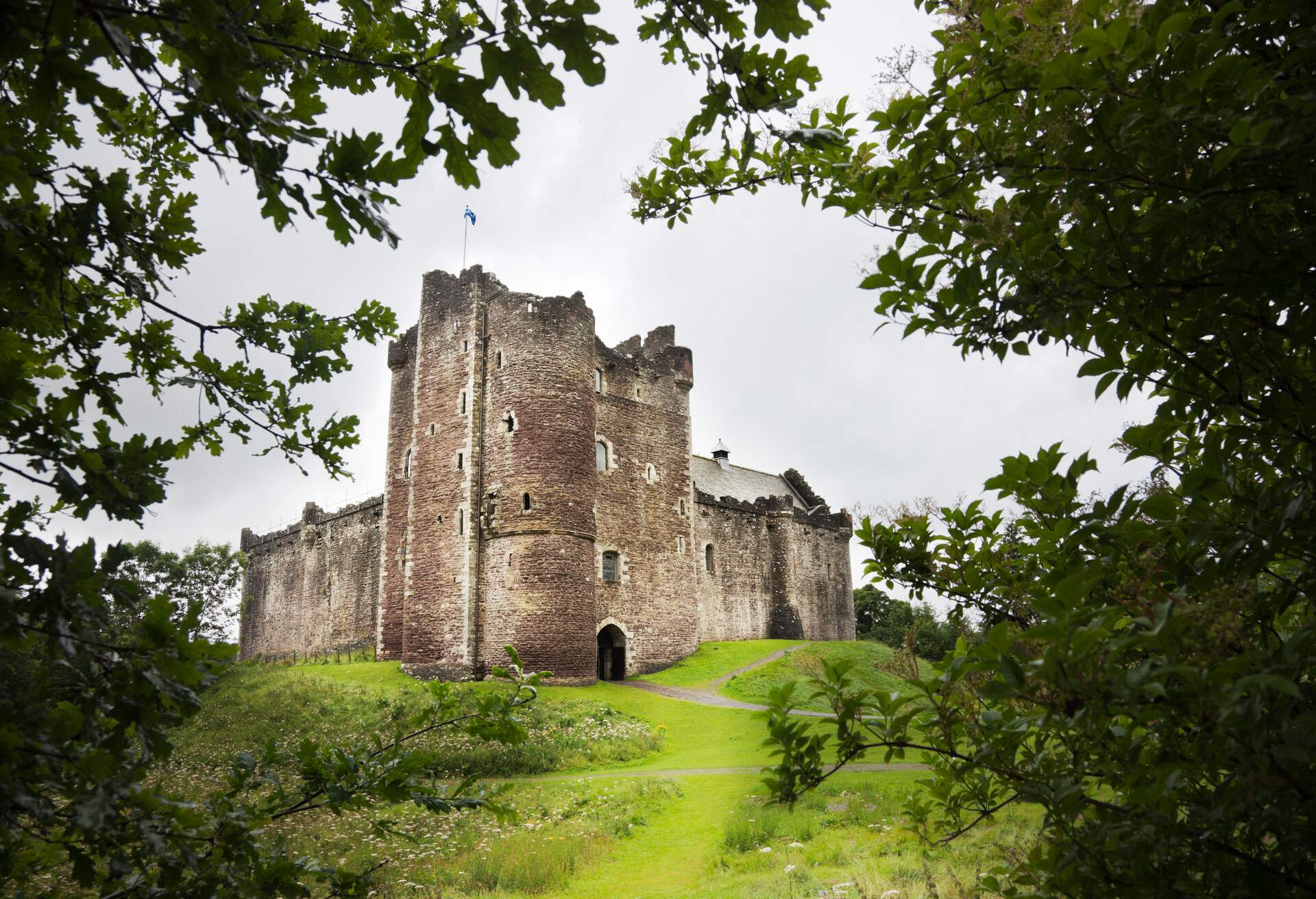 DEST_UK_SCOTLAND_DOUNE-CASTLE_GettyImages-182837591