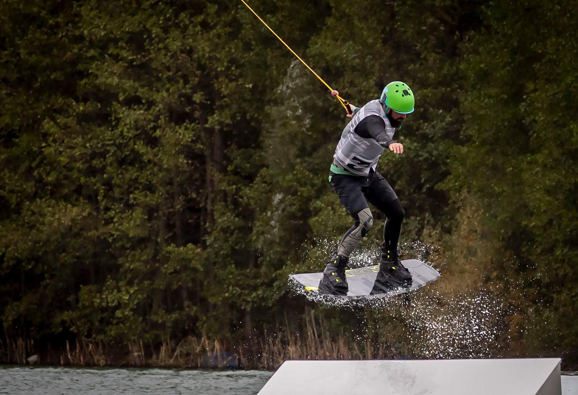 THEME_CABLE-WAKEBOARDING_PEOPLE_MAN_GettyImages-1131378918