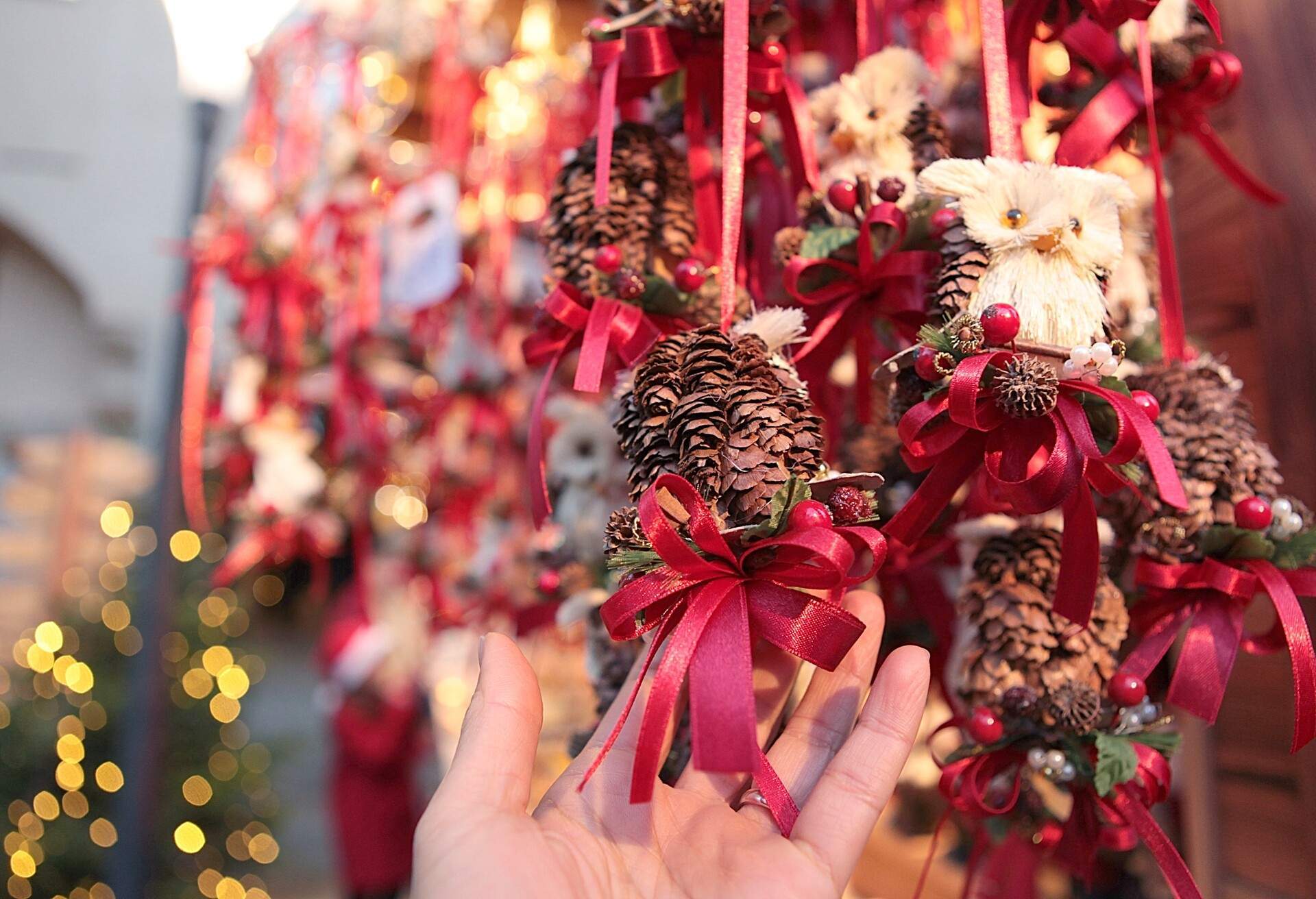 THEME_CHRISTMAS_MARKET_DECORATION_GettyImages