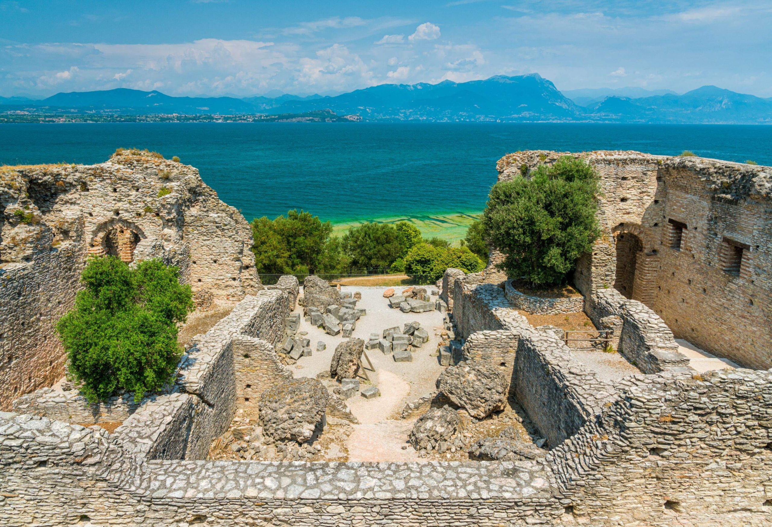 Ruins of Catullo's Villa at Sirmione, on Lake Garda, Province of Brescia, Lombardy, Italy.