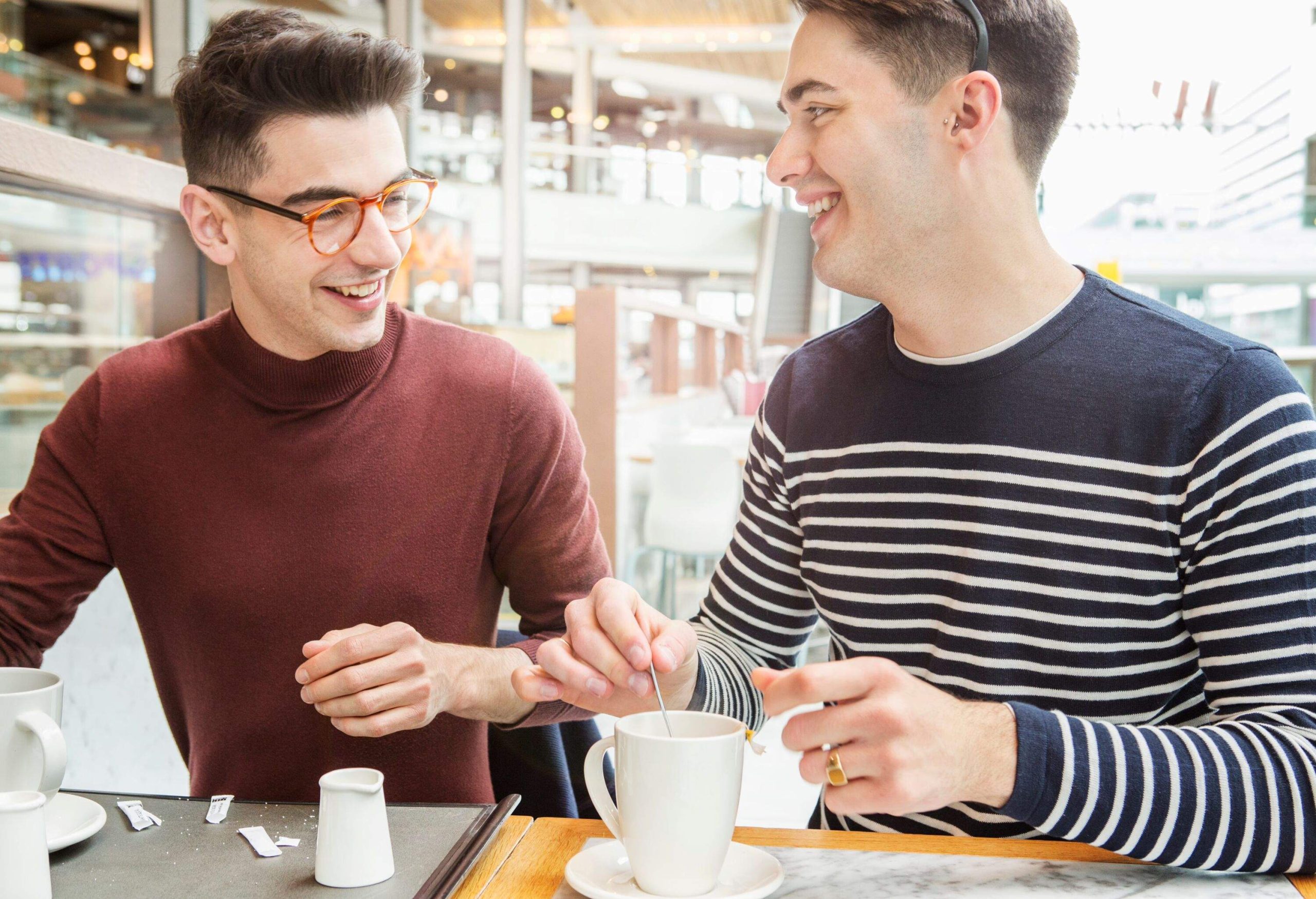 theme_couple_having_tea_at_gatwick_airport_gettyimages-559480107