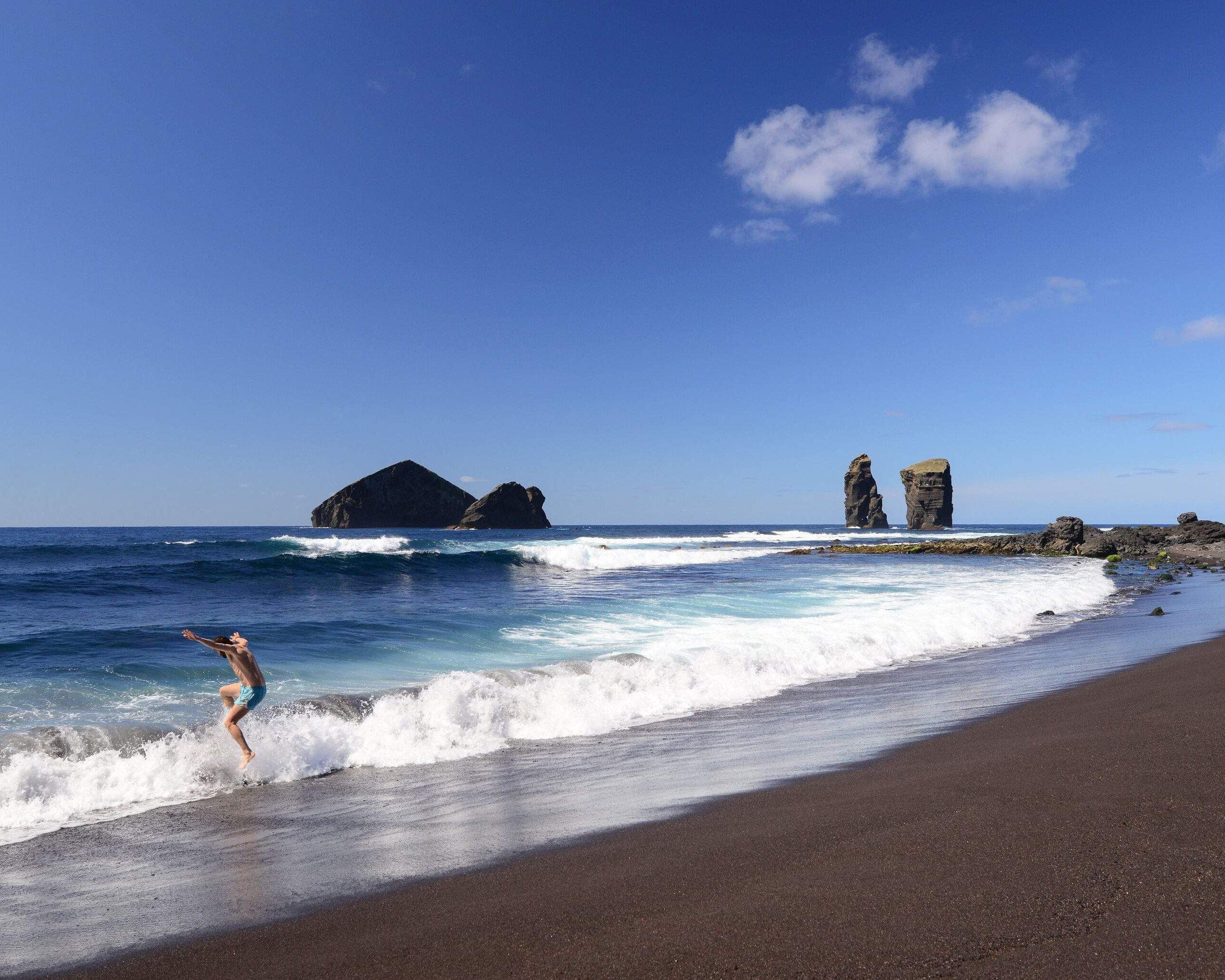 Your holiday guide to the Azores Beaches - KAYAK