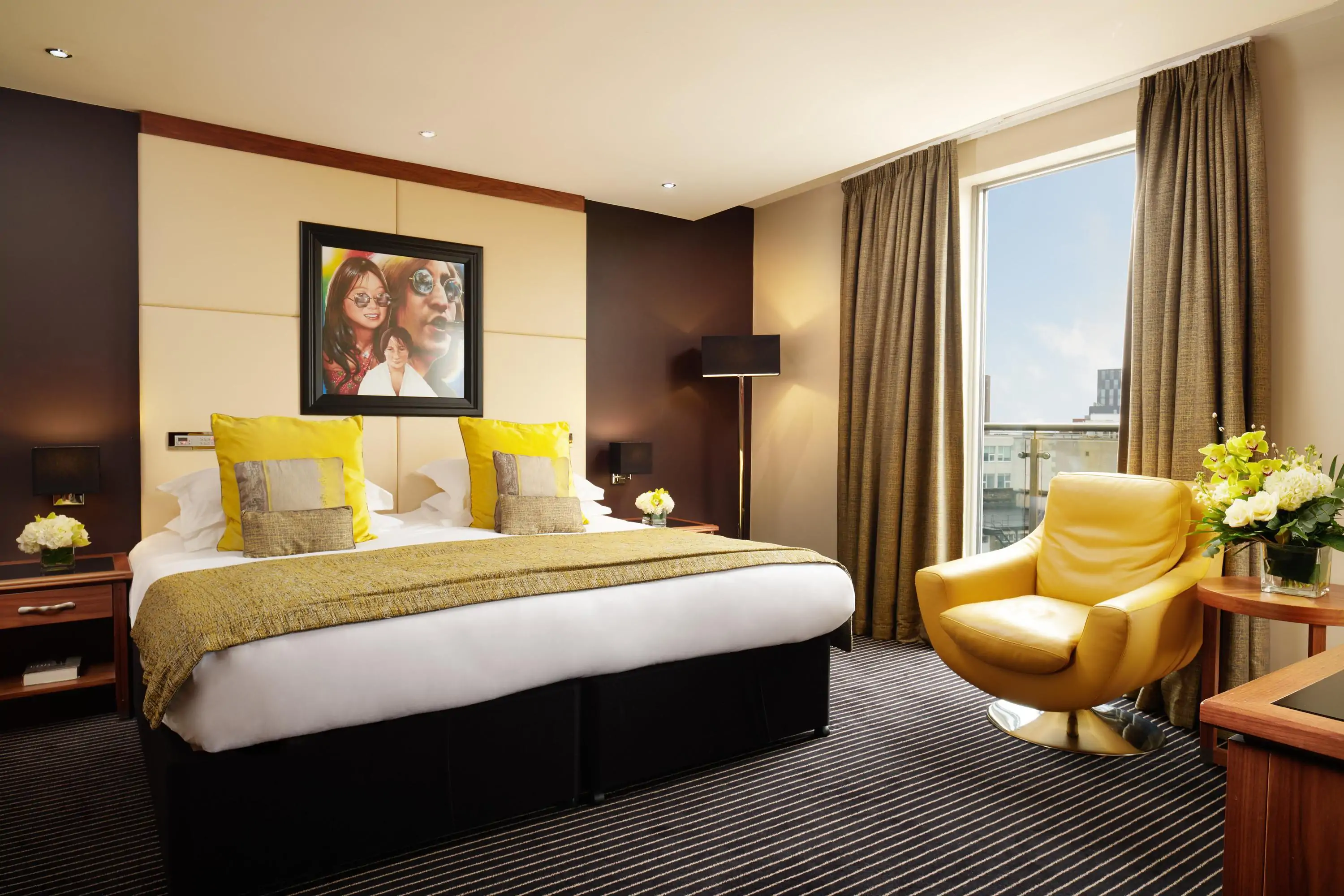 hard-days-night-hotel-leonardo-123248652-hardday_snight_508_bedroom_jack_hardy_2018_o-598223