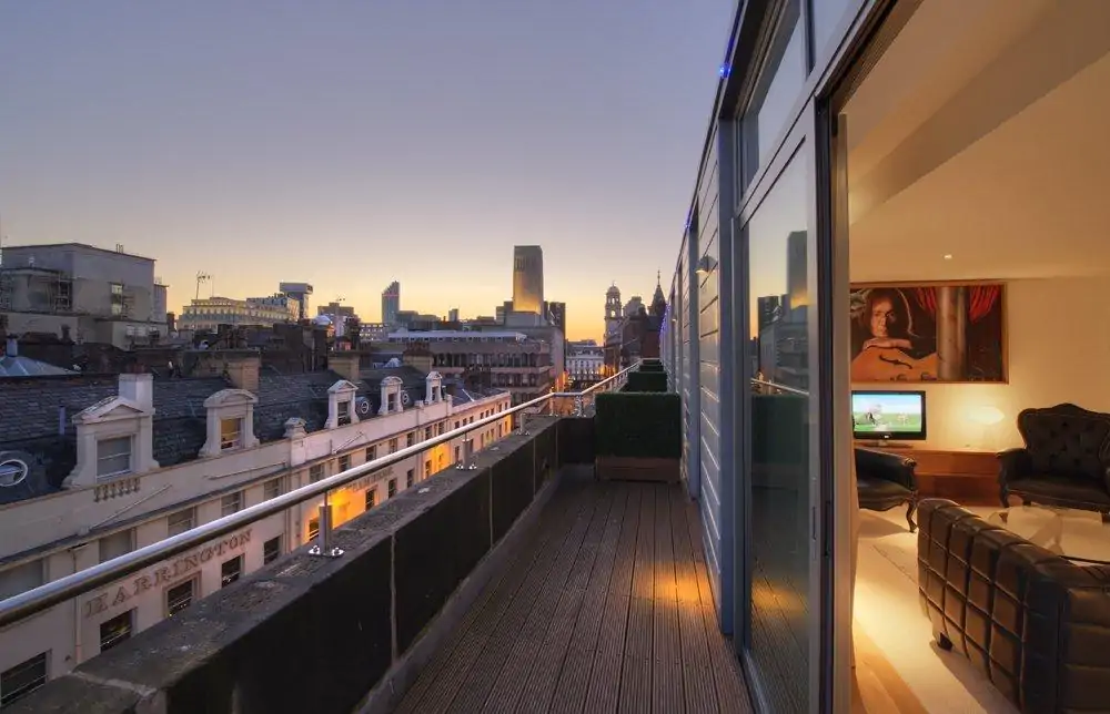 hard-days-night-hotel-leonardo-123248652-lennon_suite_balcony_o-555989