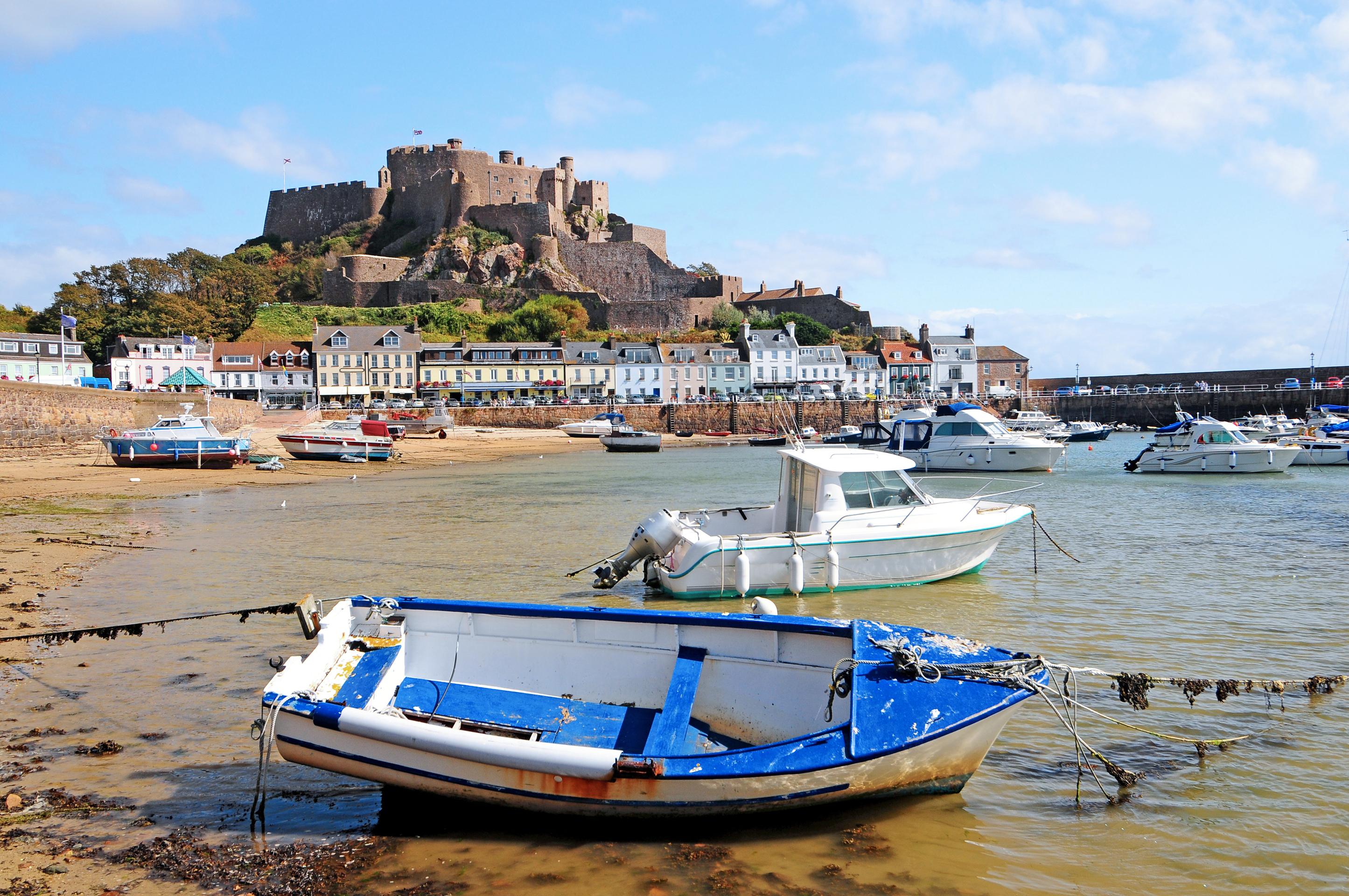 Cheap Flights from London to Jersey 