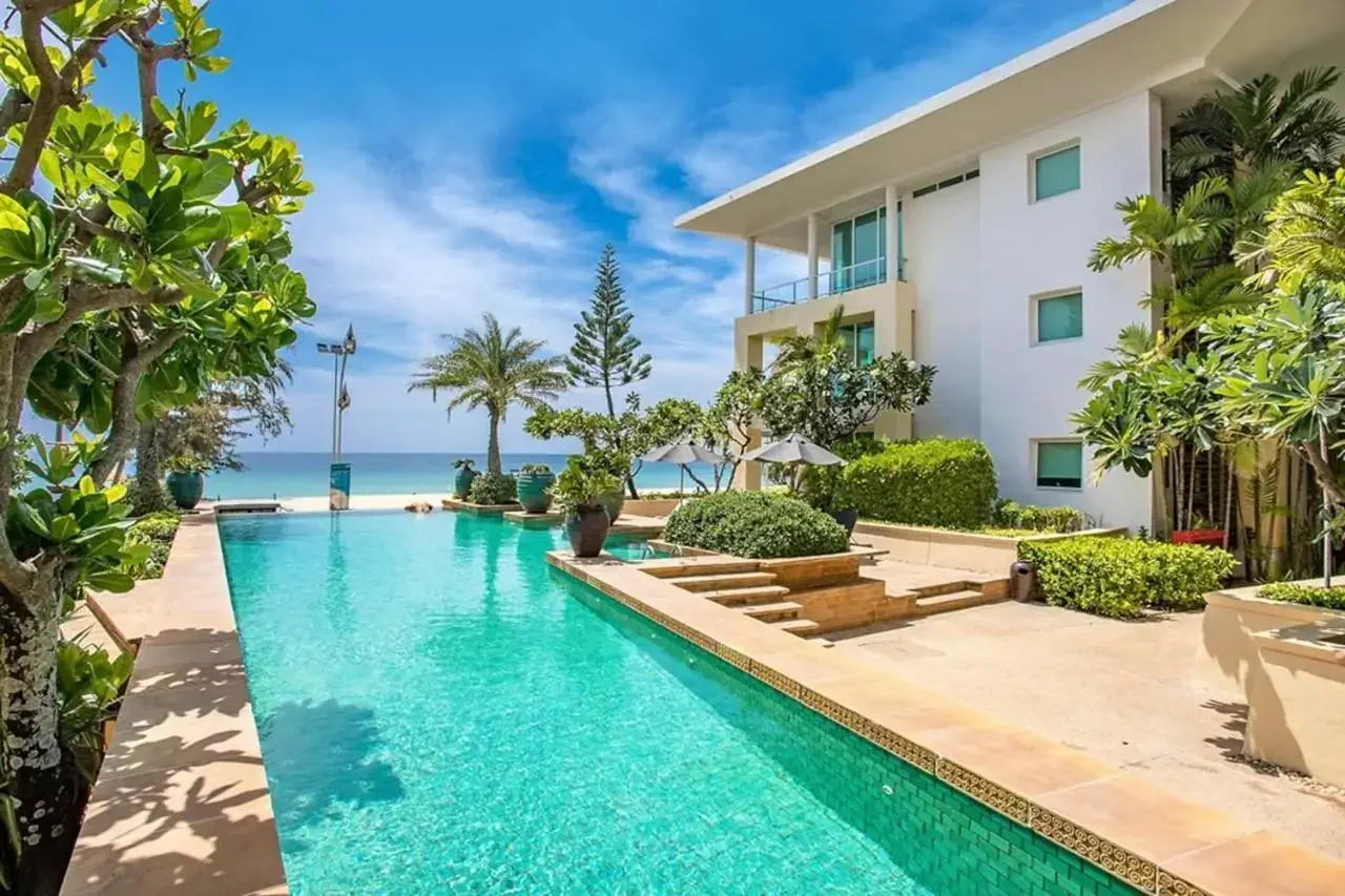 A hotel by the beach with pool and direct view of the sea
