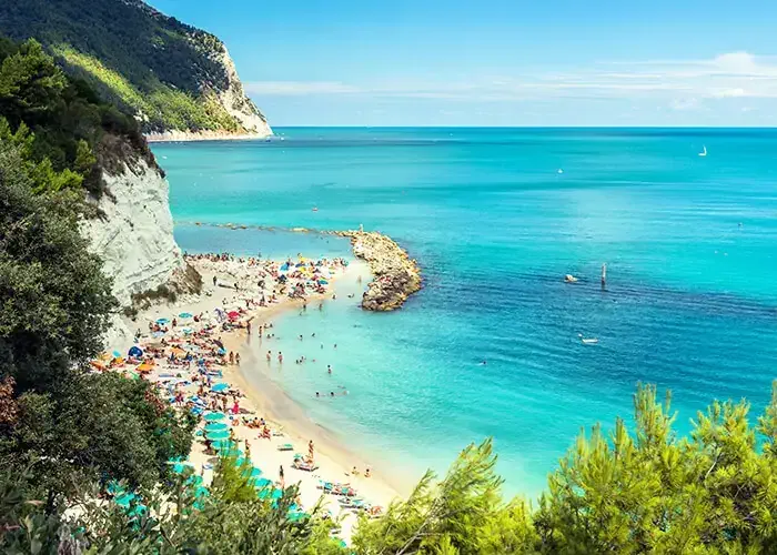Eddy Galeotti/Shutterstock.com | Urbani beach in Sirolo, Italy