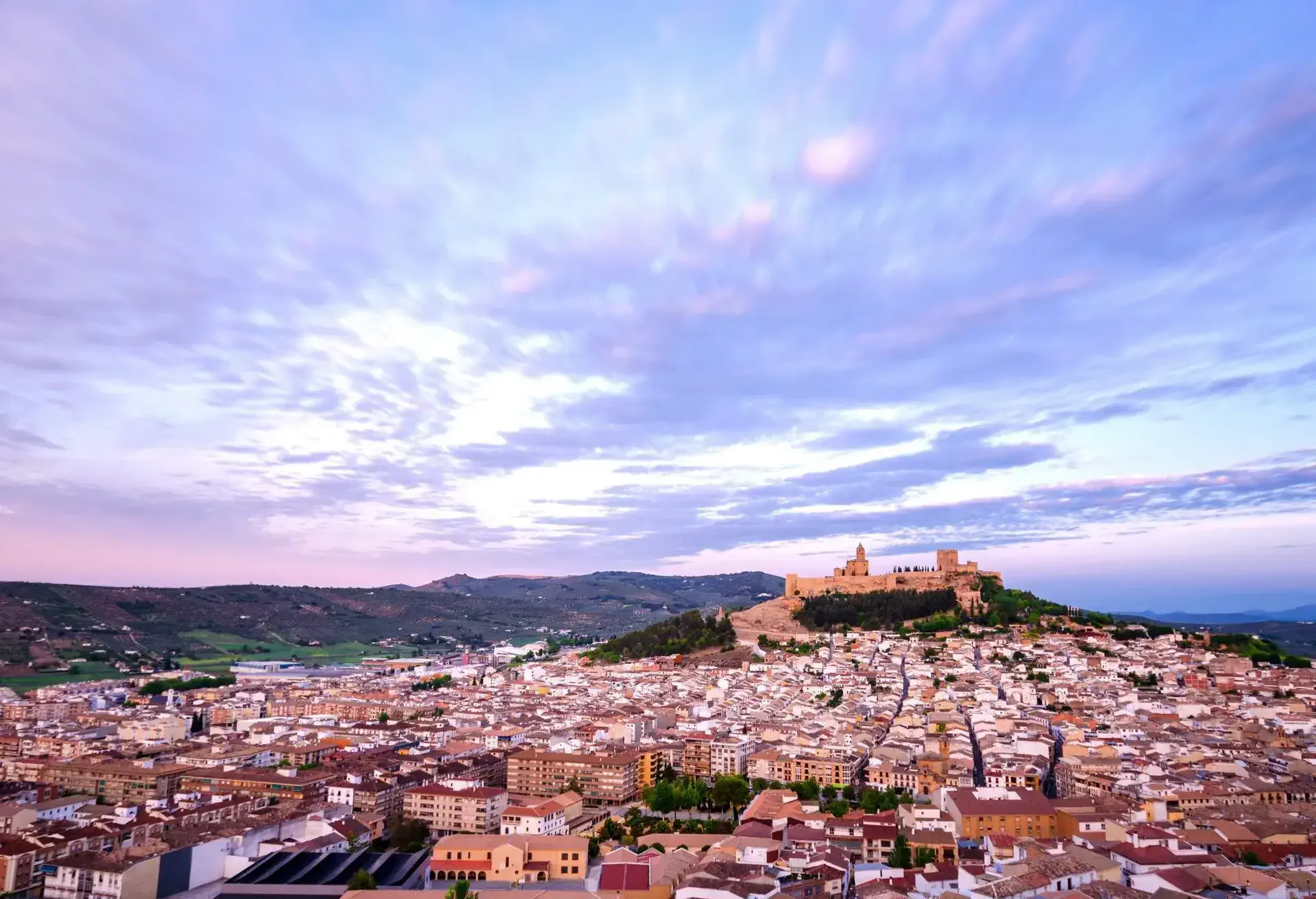 DEST_SPAIN_Castillo de Alcalá la Real_GettyImages-1155260201