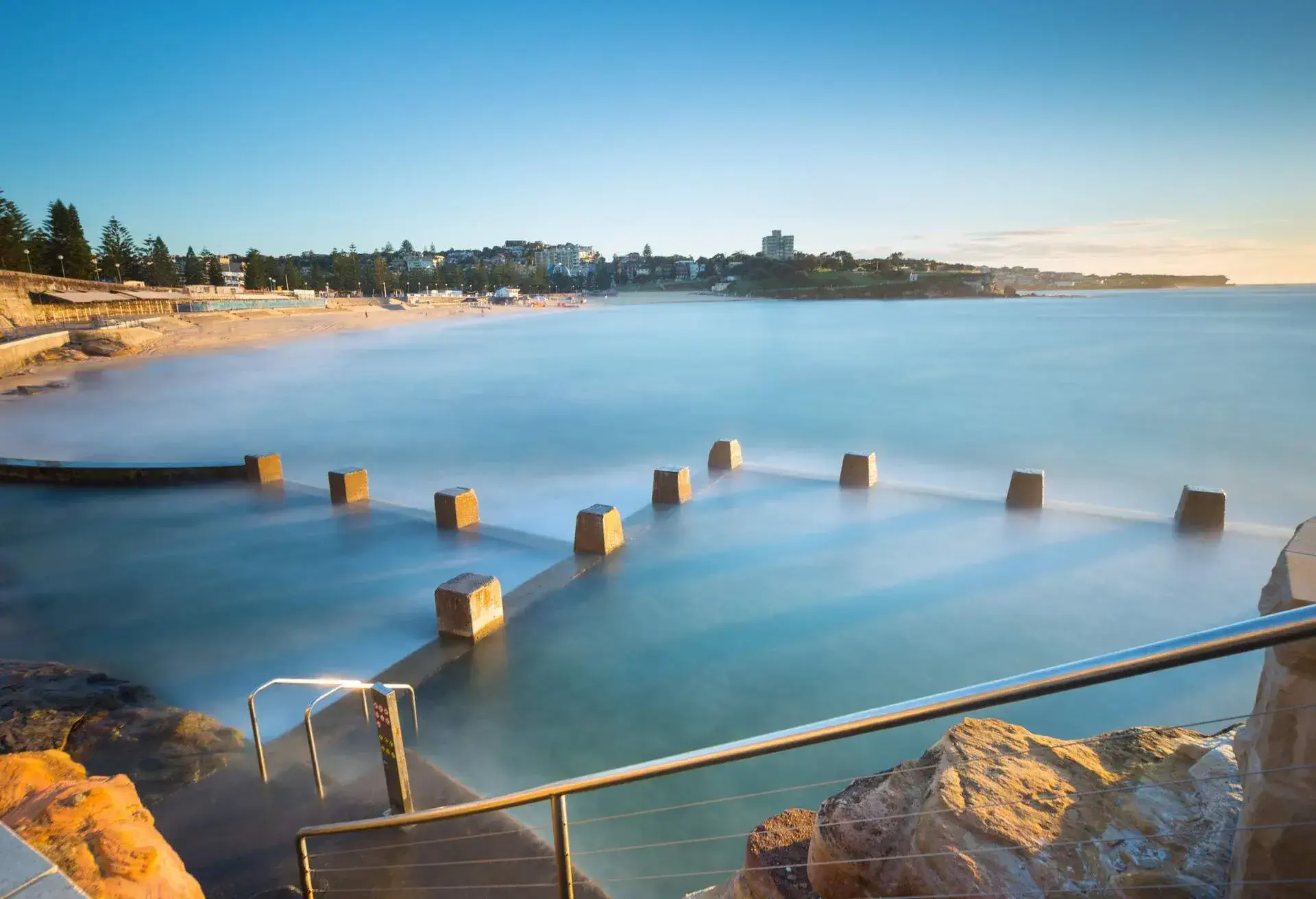DEST_AUSTRALIA_NSW_SYDNEY_COOGEE-BEACH_C_shutterstock-premier_624286394-1.jpg