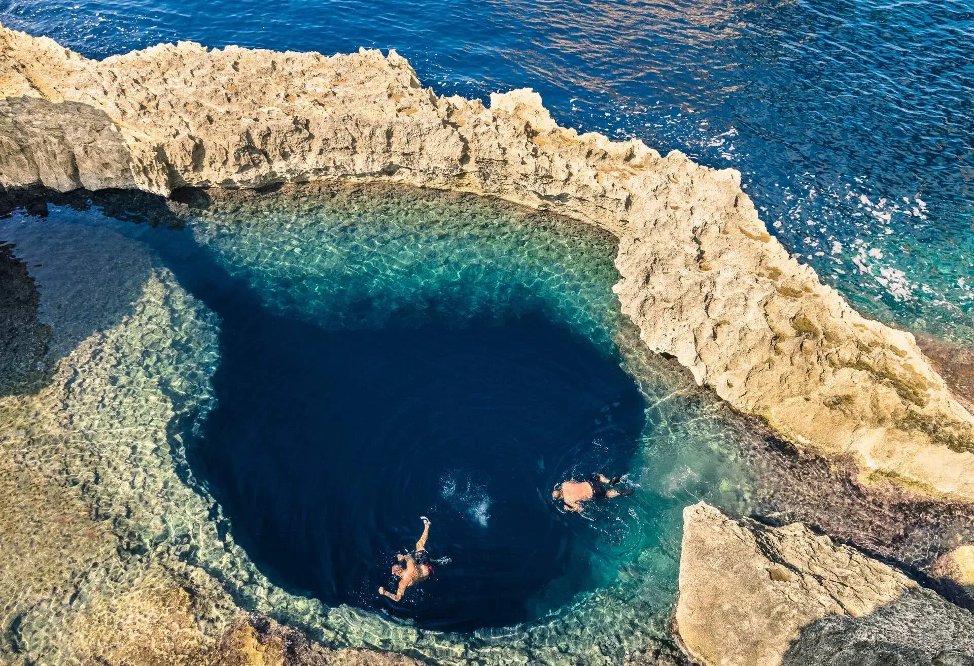 DEST_MALTA_LUQA_Azure Window_Gozo_GettyImages-467551504