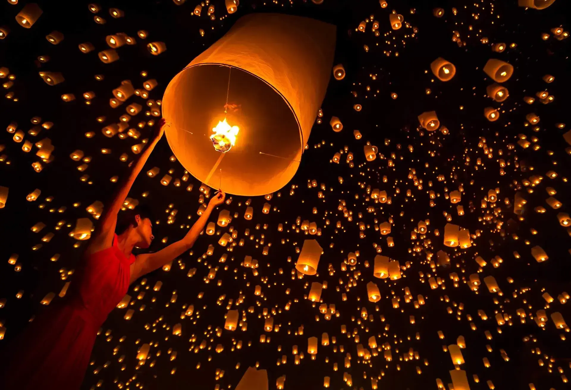 chiangmai yi peng festival