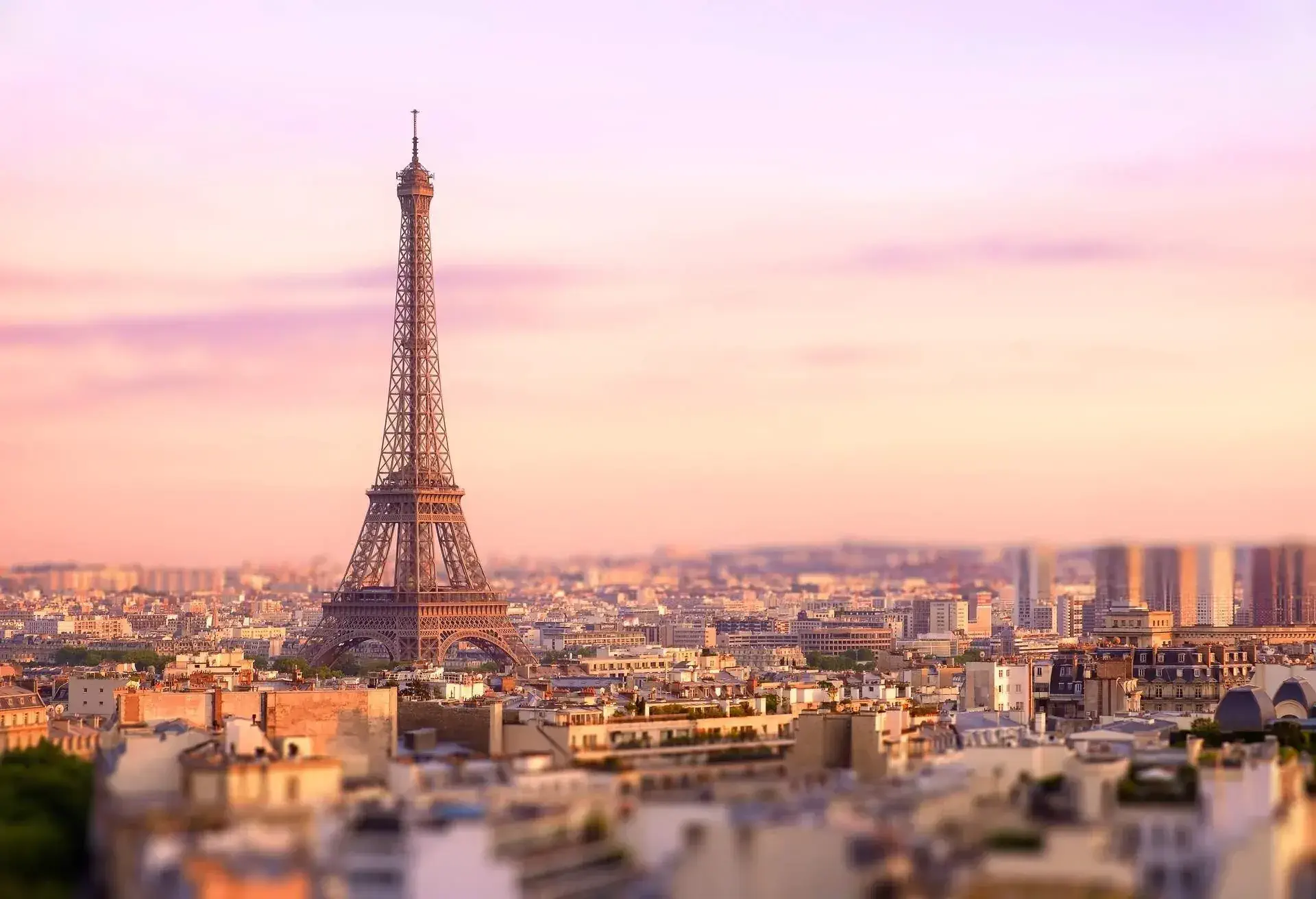 PARIS EIFFEL TOWER LANDMARK