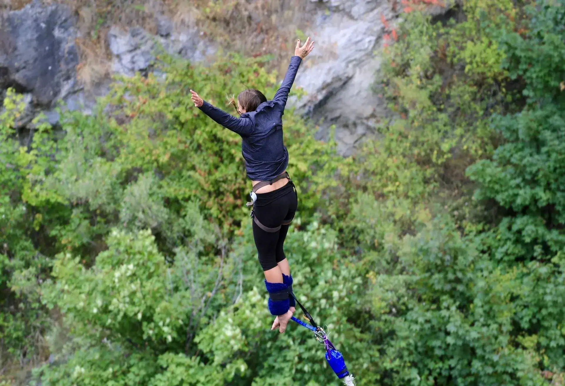 bungee jumping