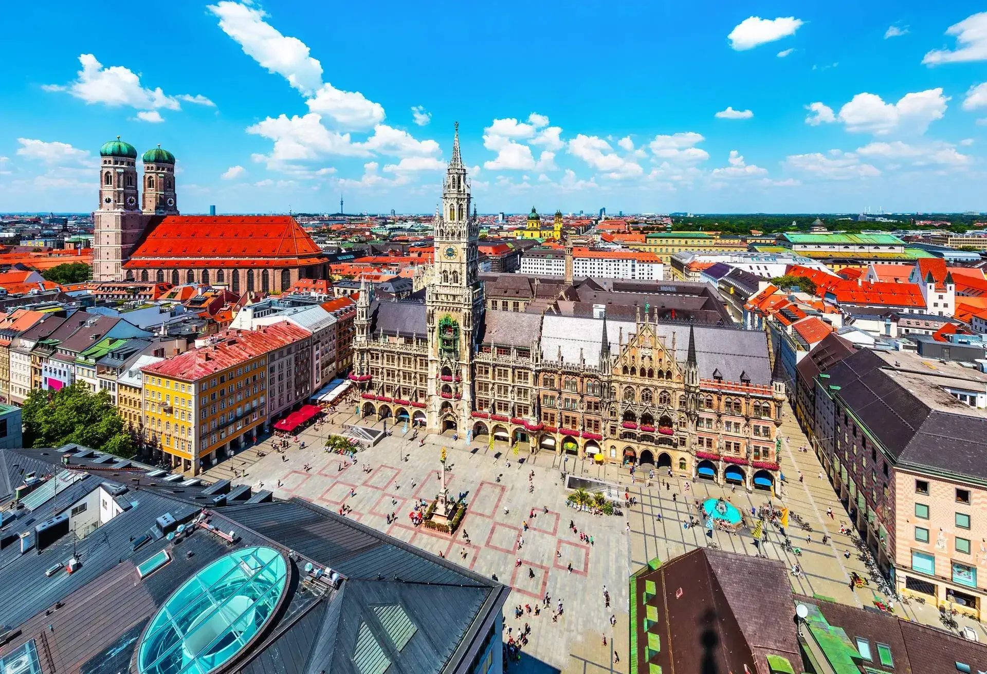 DEST_GERMANY_MUNICH_MARIENPLATZ_CITY-HALL-AERIAL-VIEW