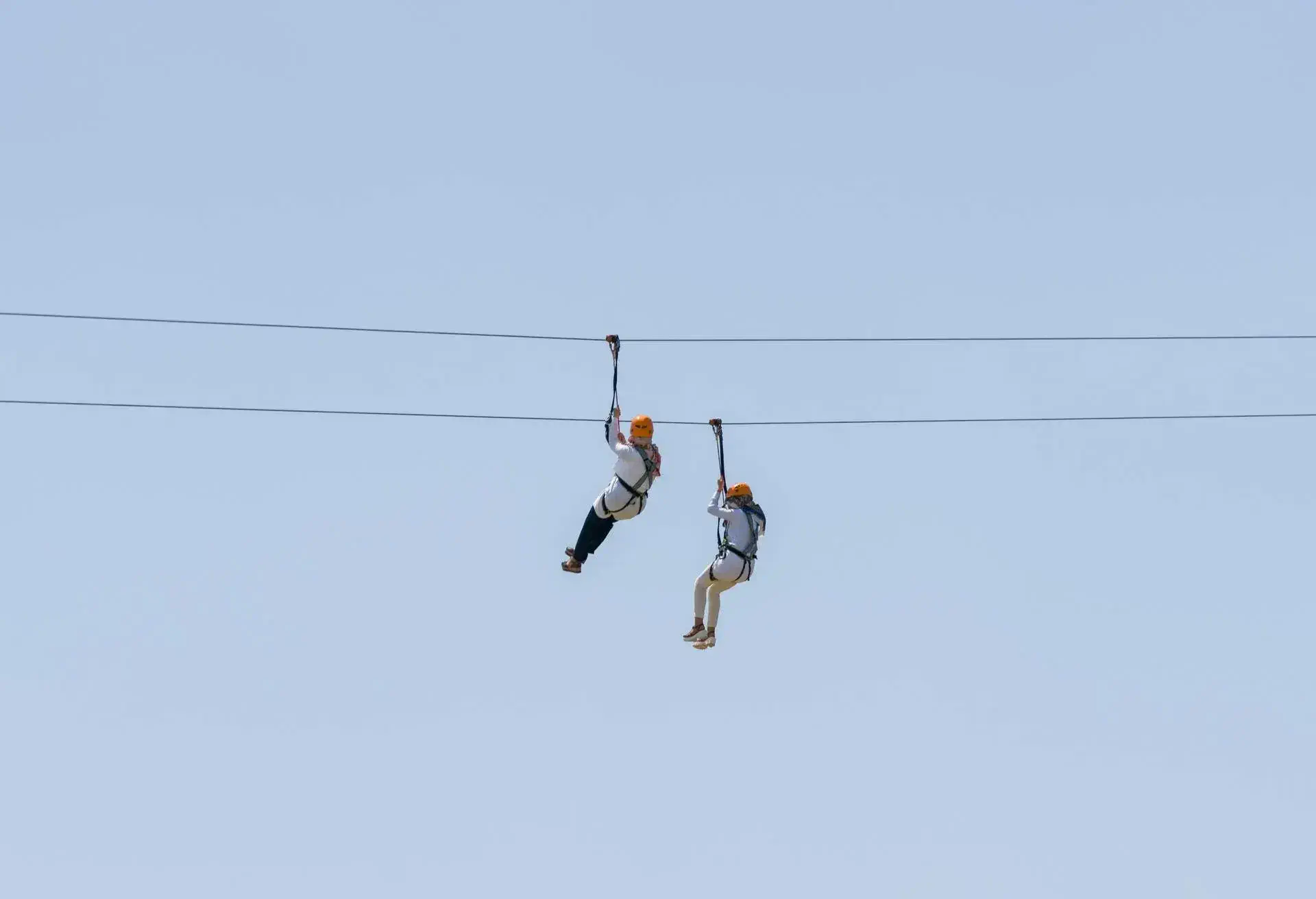 THEME_PEOPLE_ZIP_LINING_GettyImages-587783480