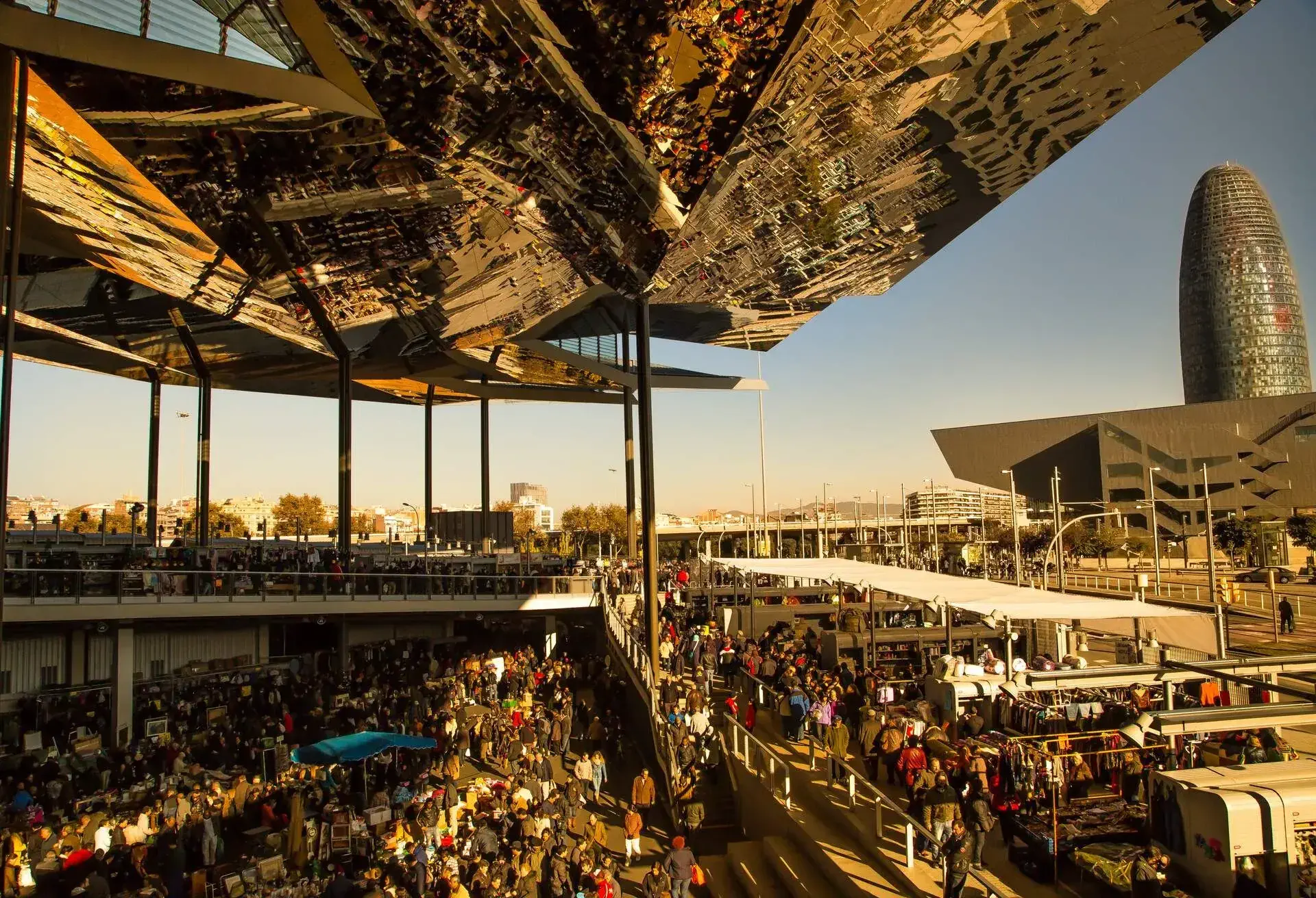 DEST_SPAIN_BARCELONA_ELS_ENCANTS_MARKET_GettyImages-484732063