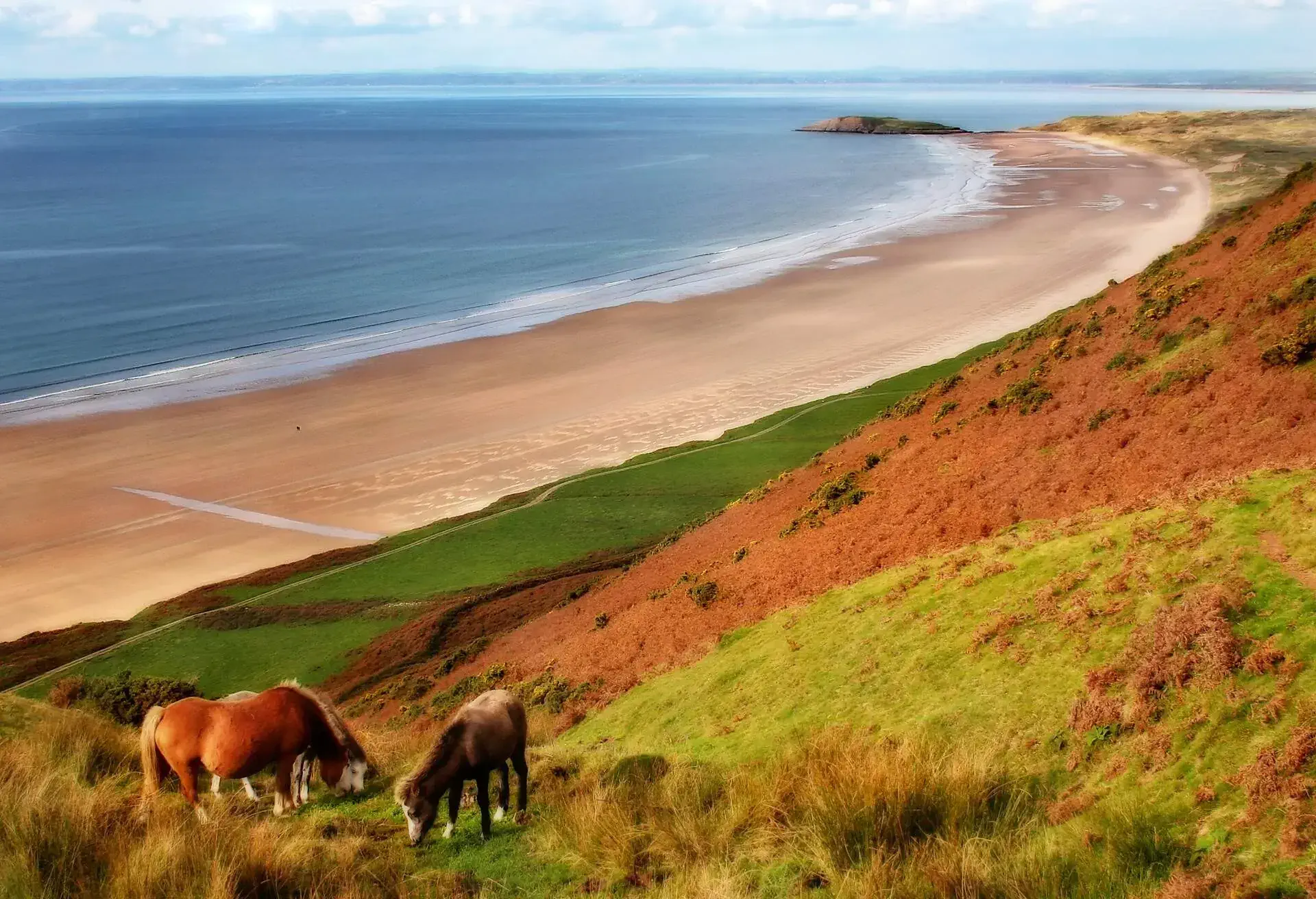 DEST_WALES_GOWER_Rhossili Bay_GettyImages-93453546